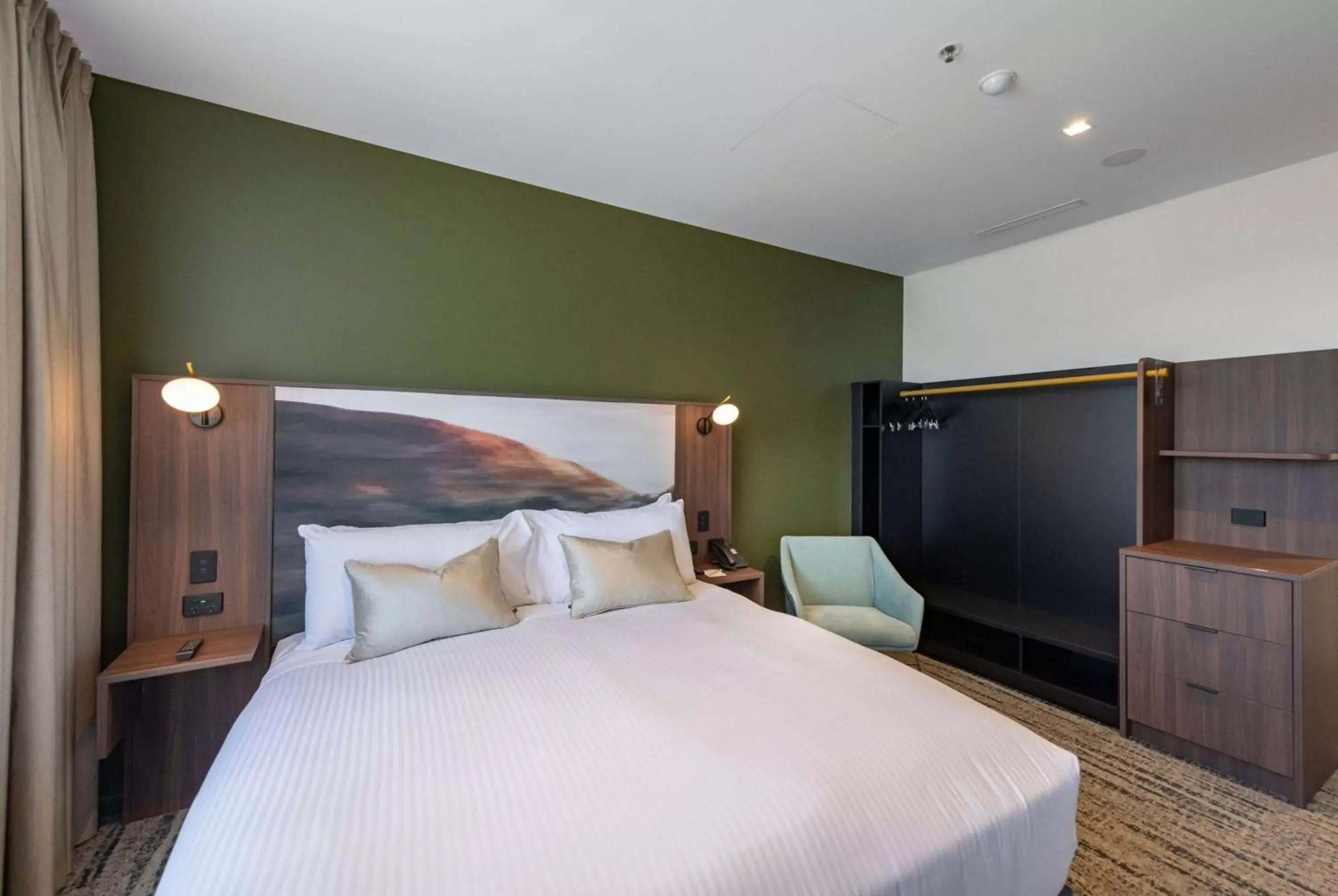 Photo of the whole room, Bed in TRYP by Wyndham Pulteney Street Adelaide