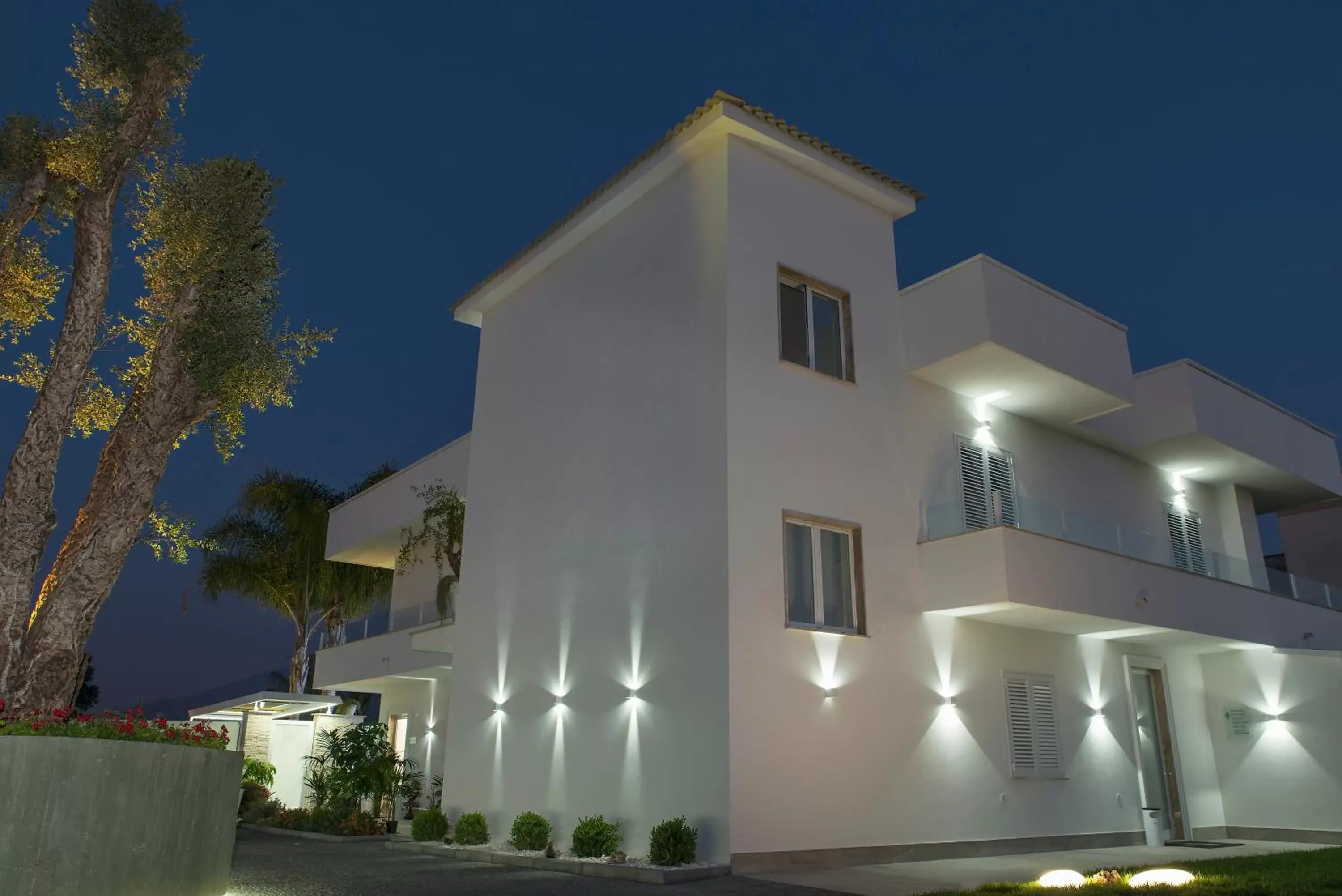 Facade/entrance, Property Building in Hotel America