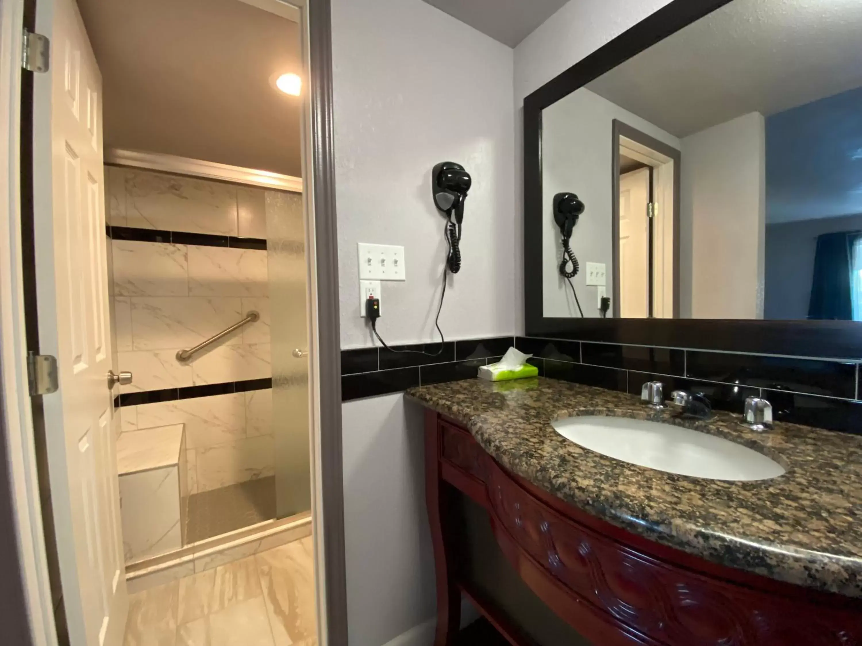 Premium King Suite in R Nite Star Inn and Suites -Home of the Cowboys & Rangers Premium King Suite in R Nite Star Inn and Suites -Home of the Cowboys & Rangers