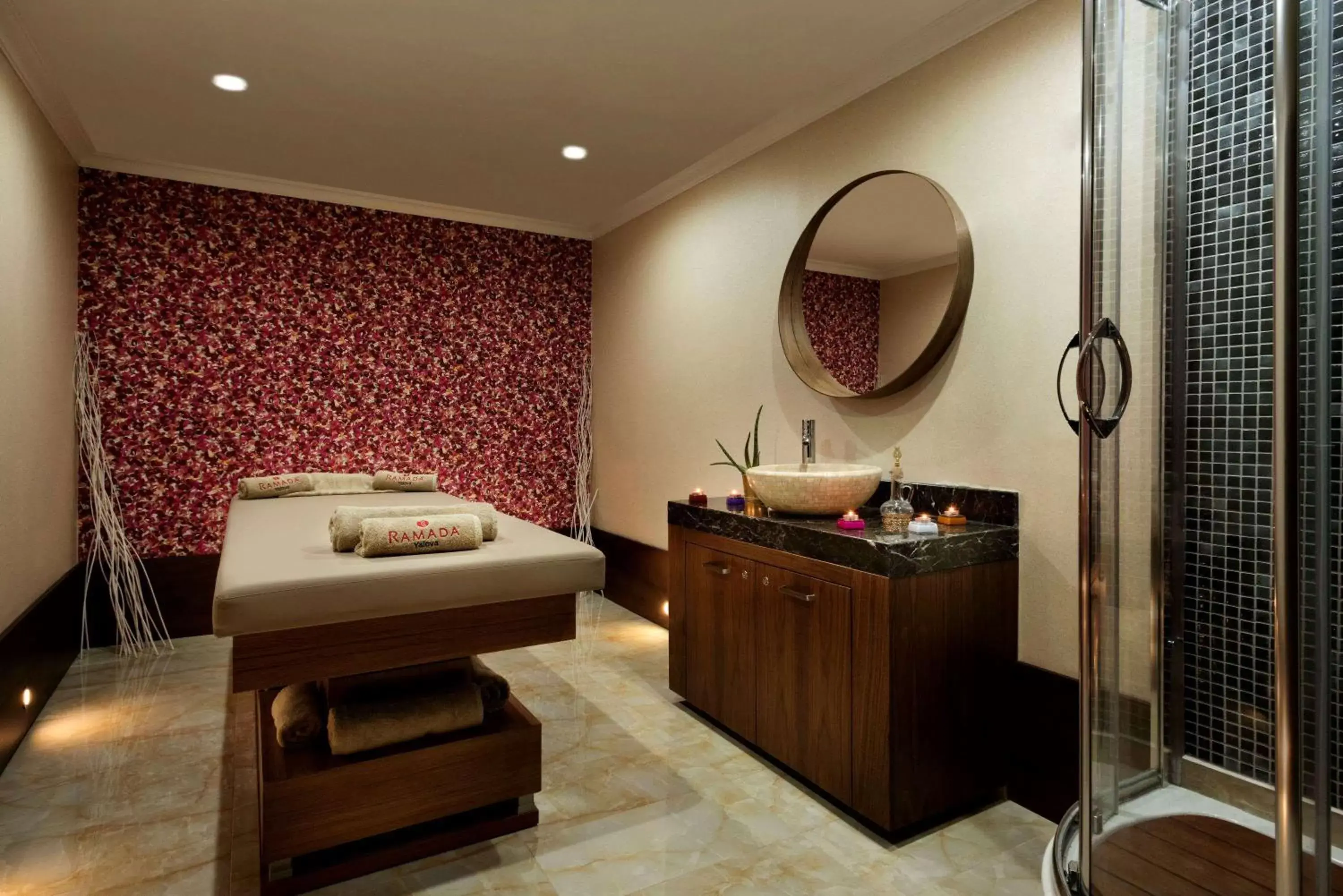 Spa and wellness centre/facilities, Bed in Ramada by Wyndham Yalova Spa and wellness centre/facilities, Bed in Ramada by Wyndham Yalova