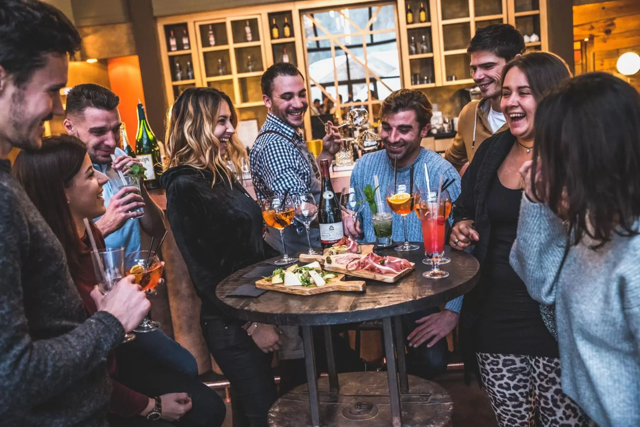 Lounge or bar in Hôtel Le Refuge des Aiglons