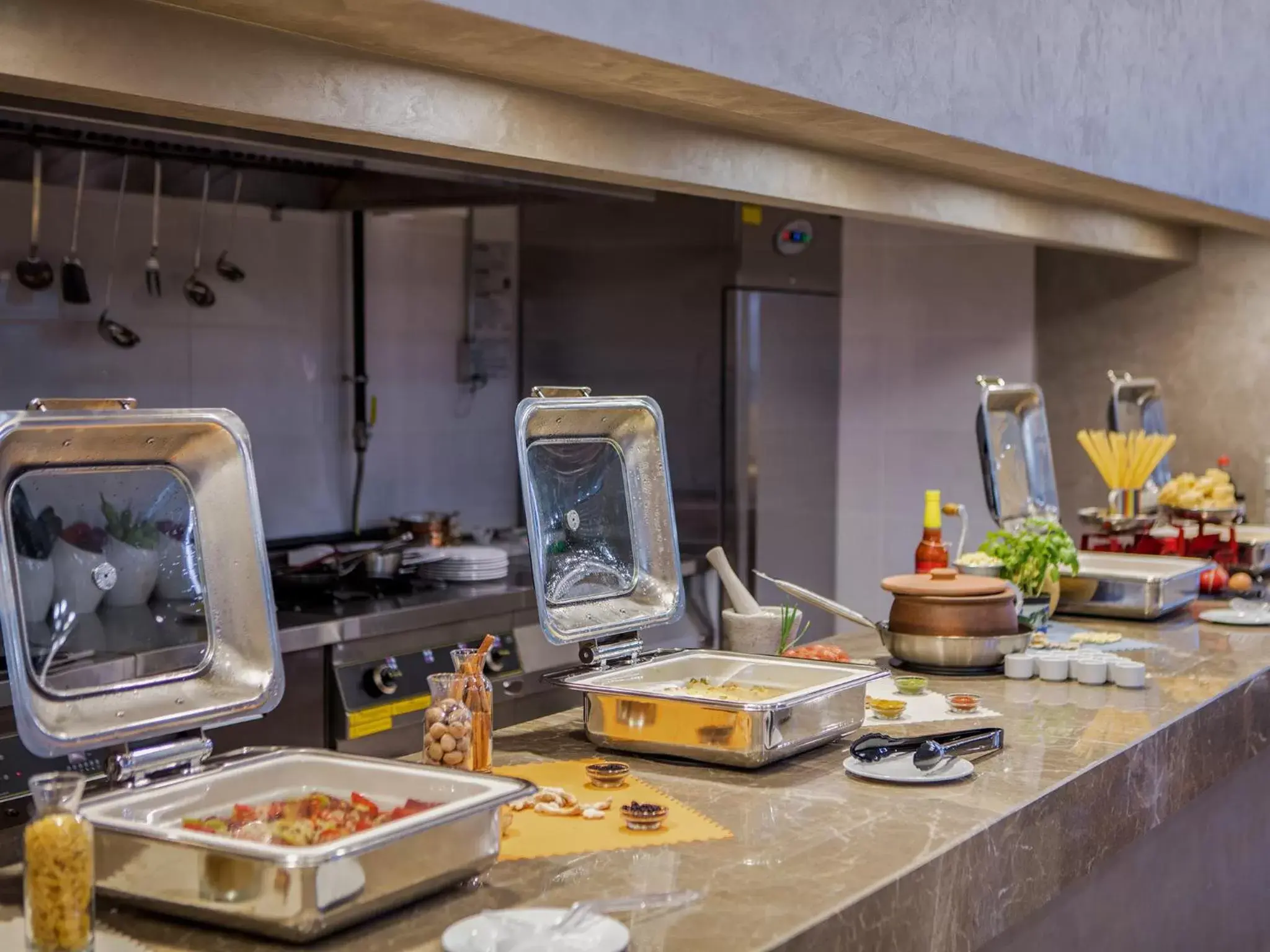 Buffet breakfast, Kitchen/Kitchenette in Park Inn by Radisson Samsun