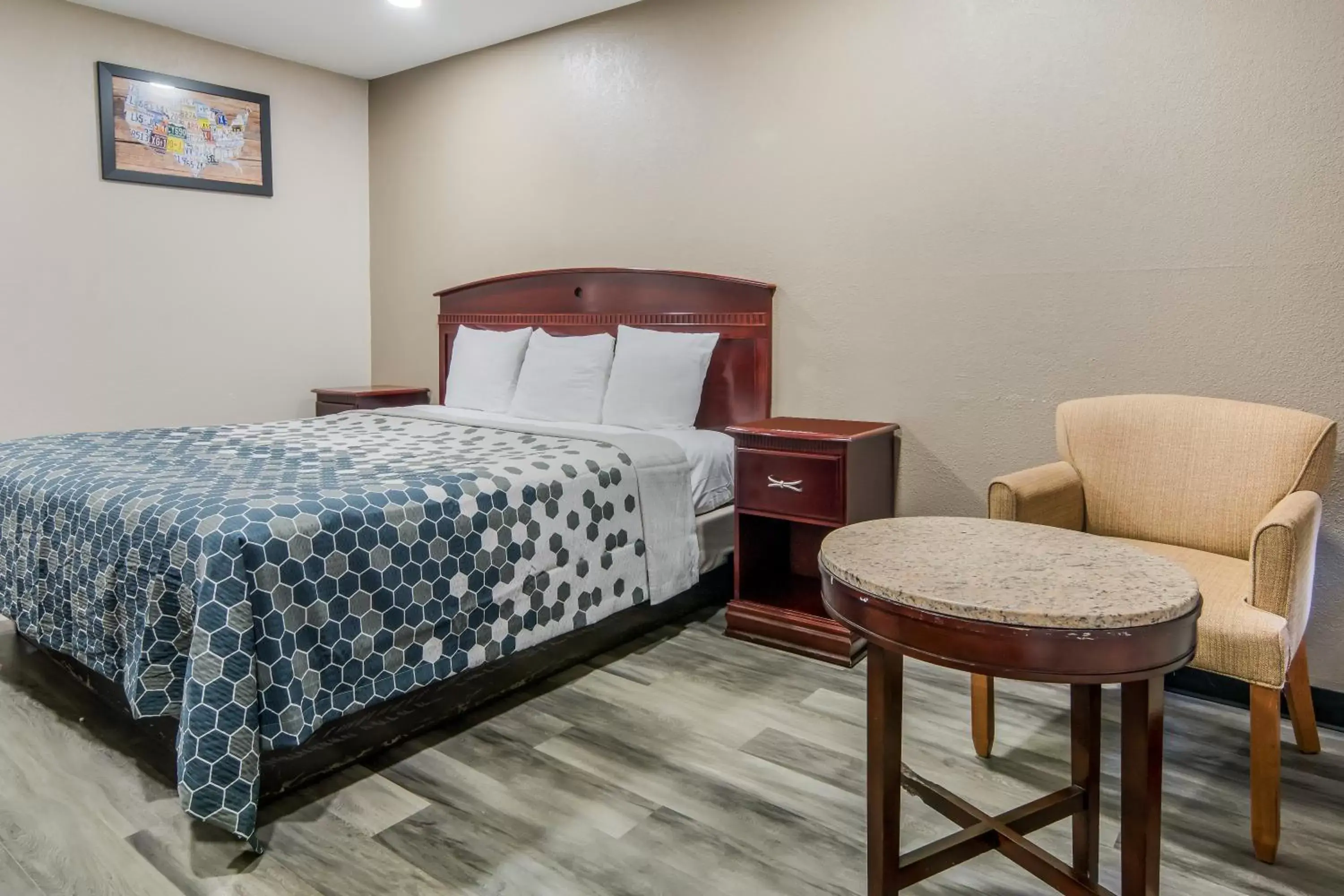 Bedroom, Bed in Econo Lodge Waco North I-35