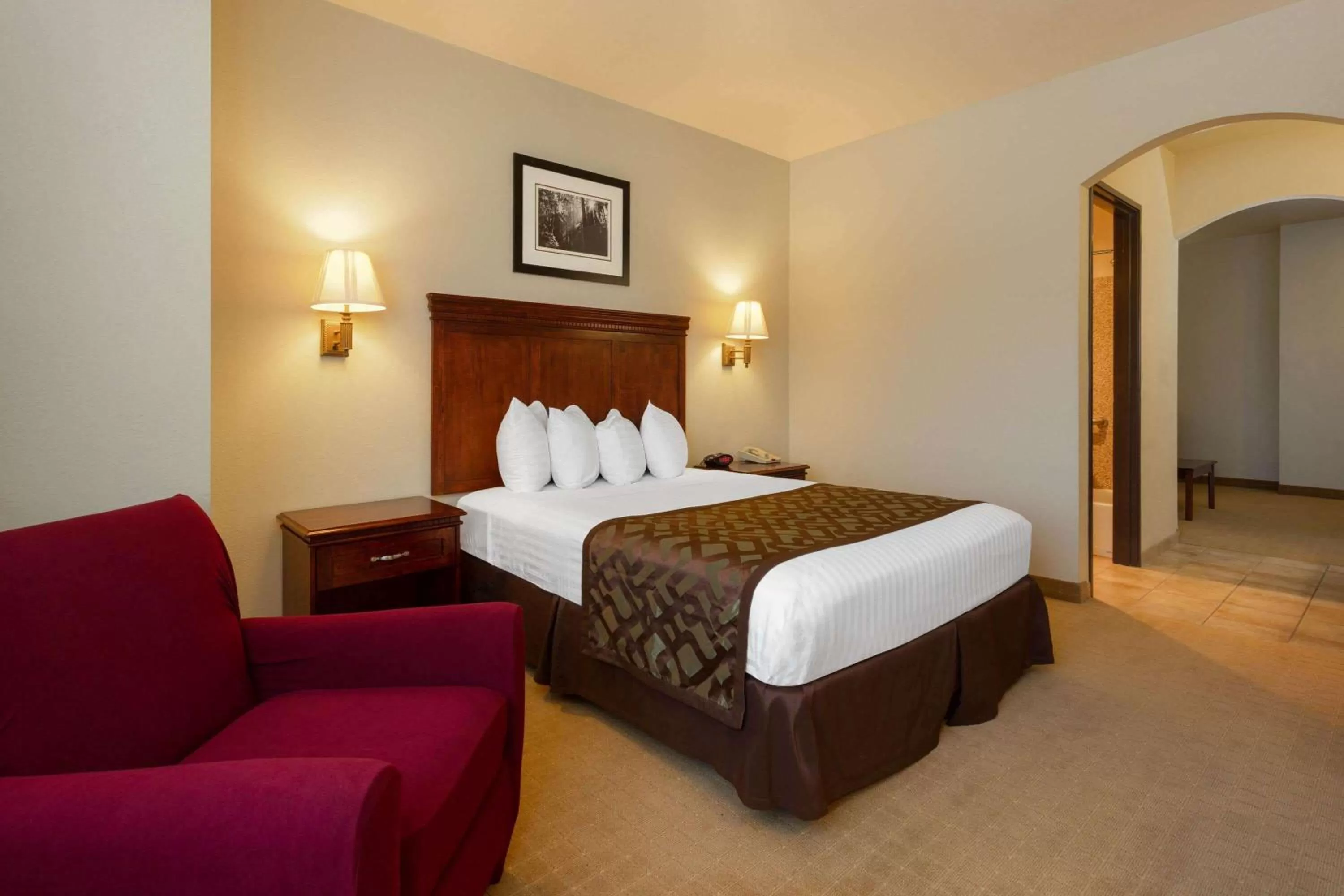 Photo of the whole room, Bed in Montcler Hotel & Conference Center, Trademark by Wyndham