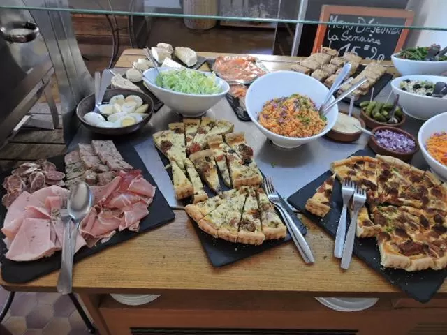 Continental breakfast in L auberge du lion d or