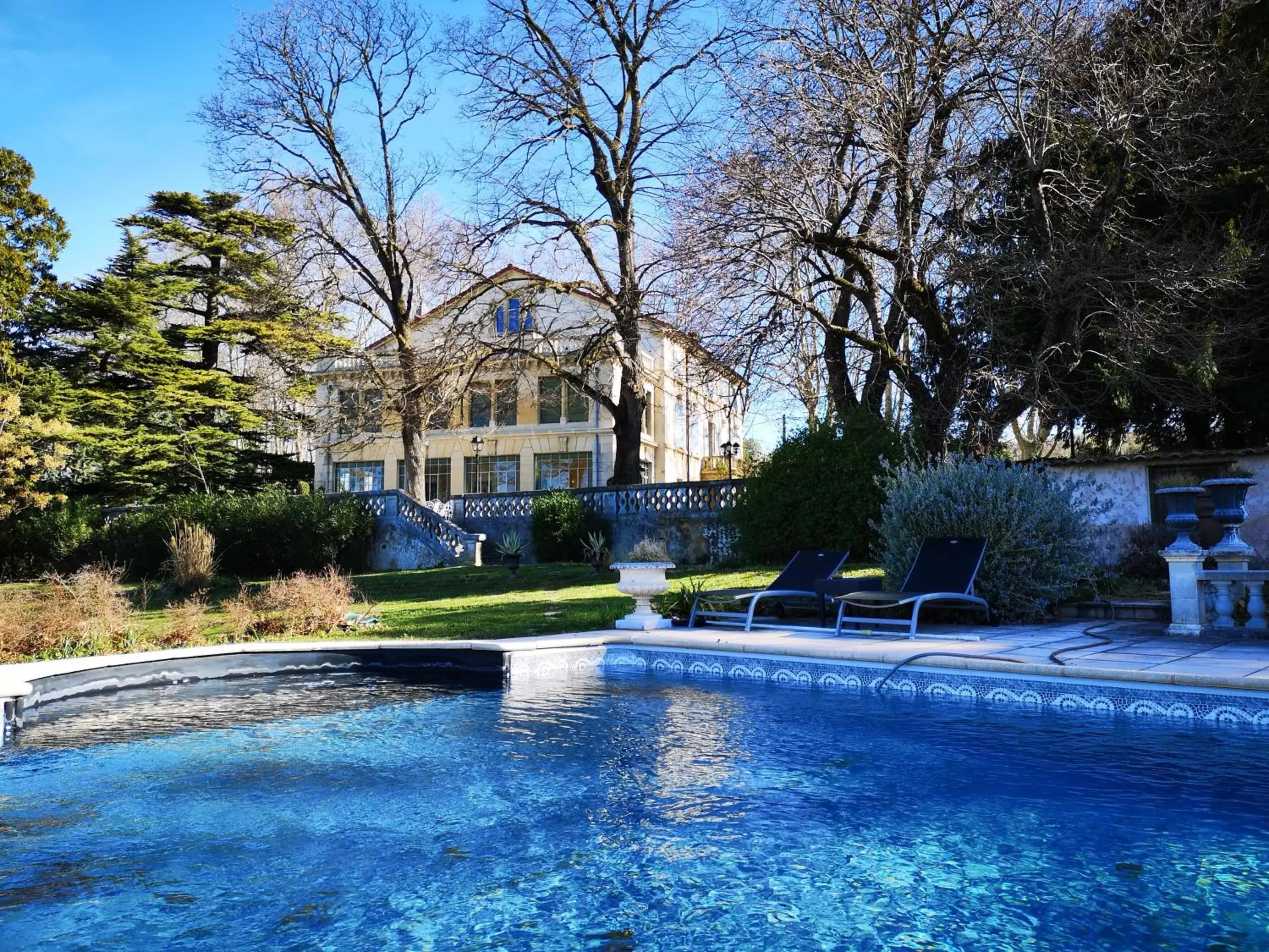 Property building, Swimming Pool in Manoir le Roure