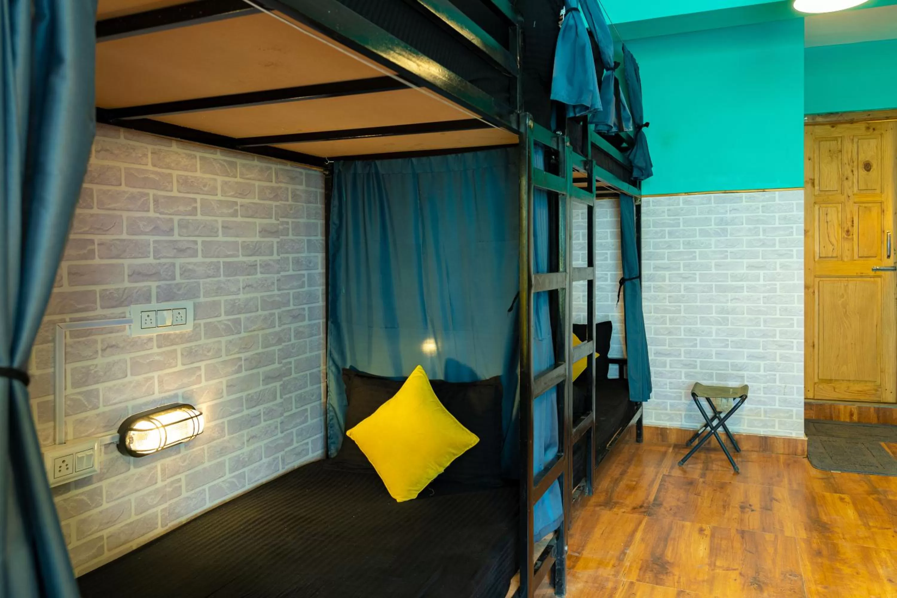 Bed in Whoopers Hostel Manali