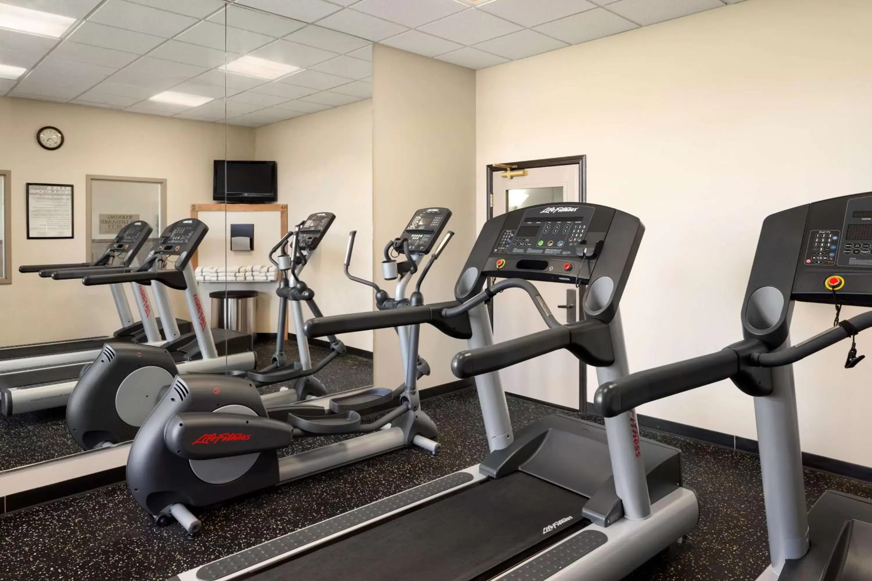 Activities, Fitness Center/Facilities in Country Inn & Suites by Radisson, Findlay, OH