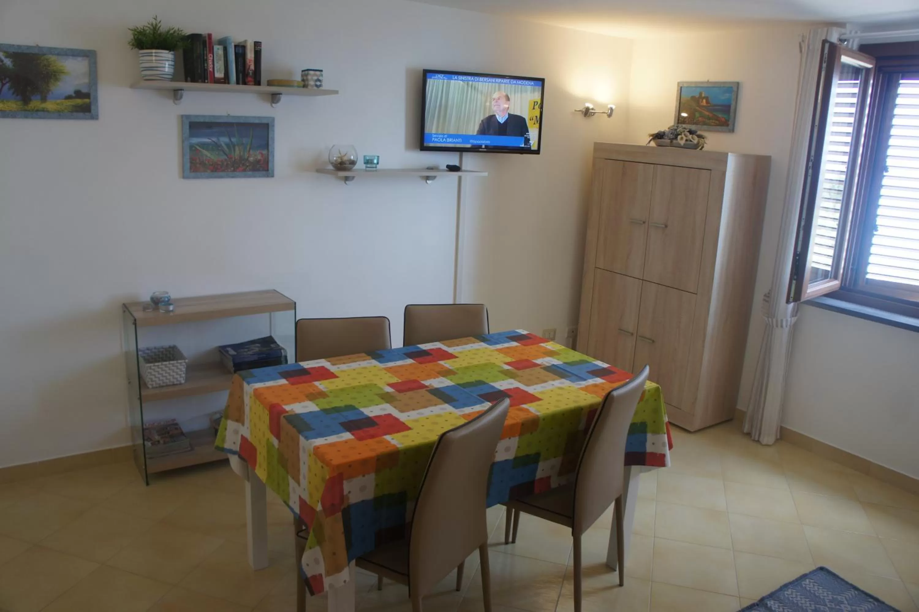 Dining Area in BlueMind
