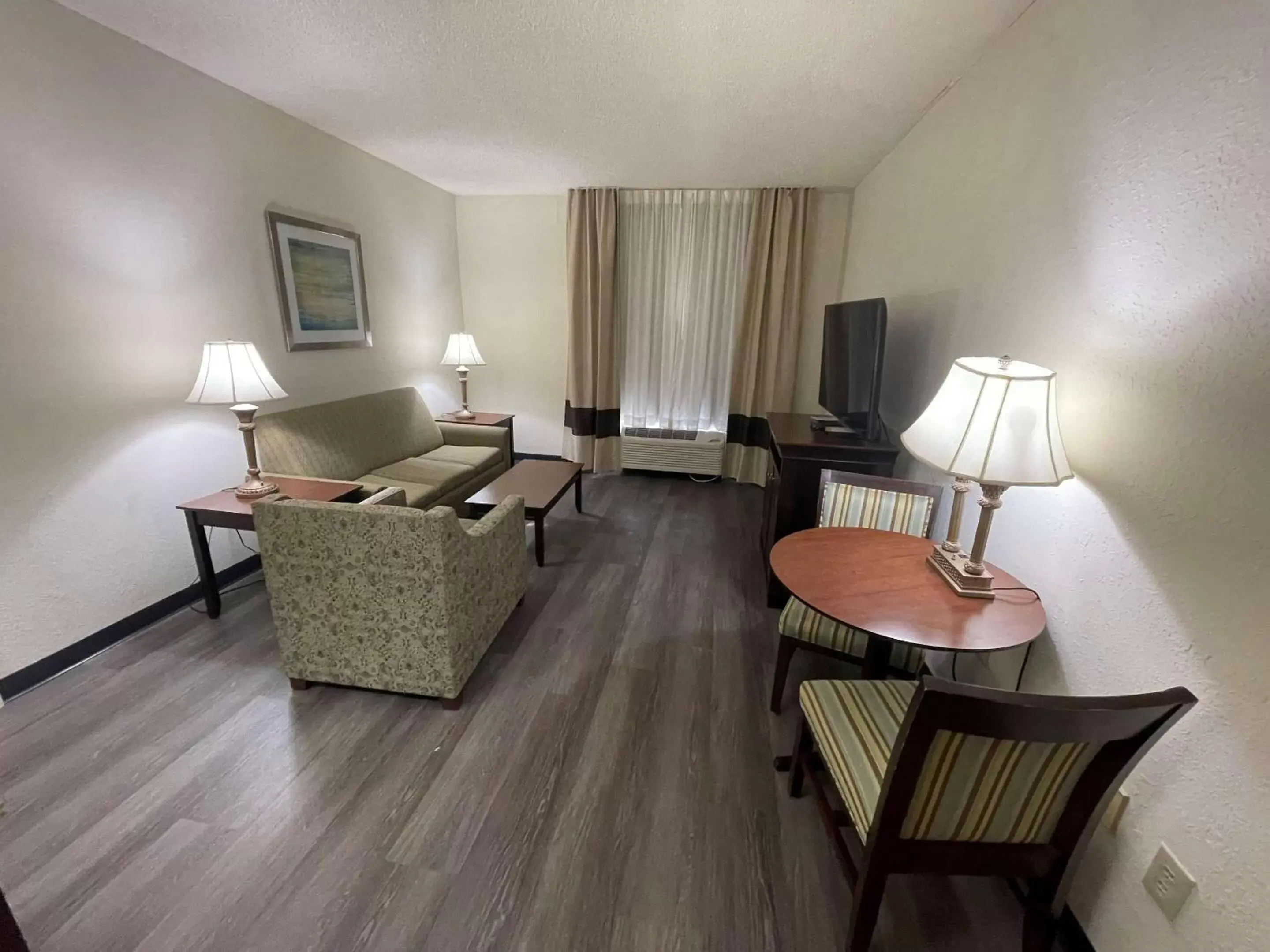 Bedroom, Seating Area in Comfort Inn Pinehurst