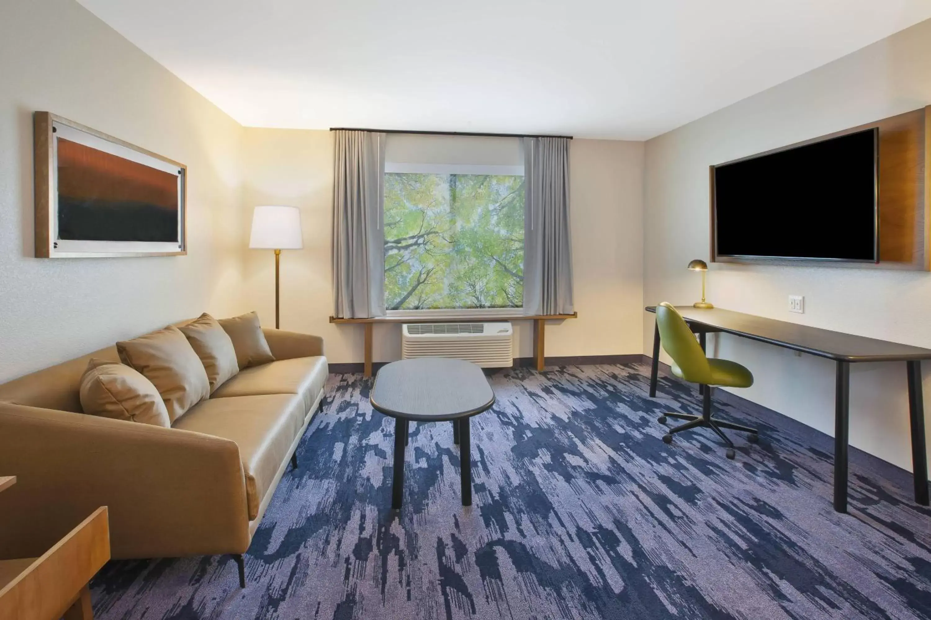 Living room, Seating Area in Fairfield Inn & Suites by Marriott Flint Grand Blanc