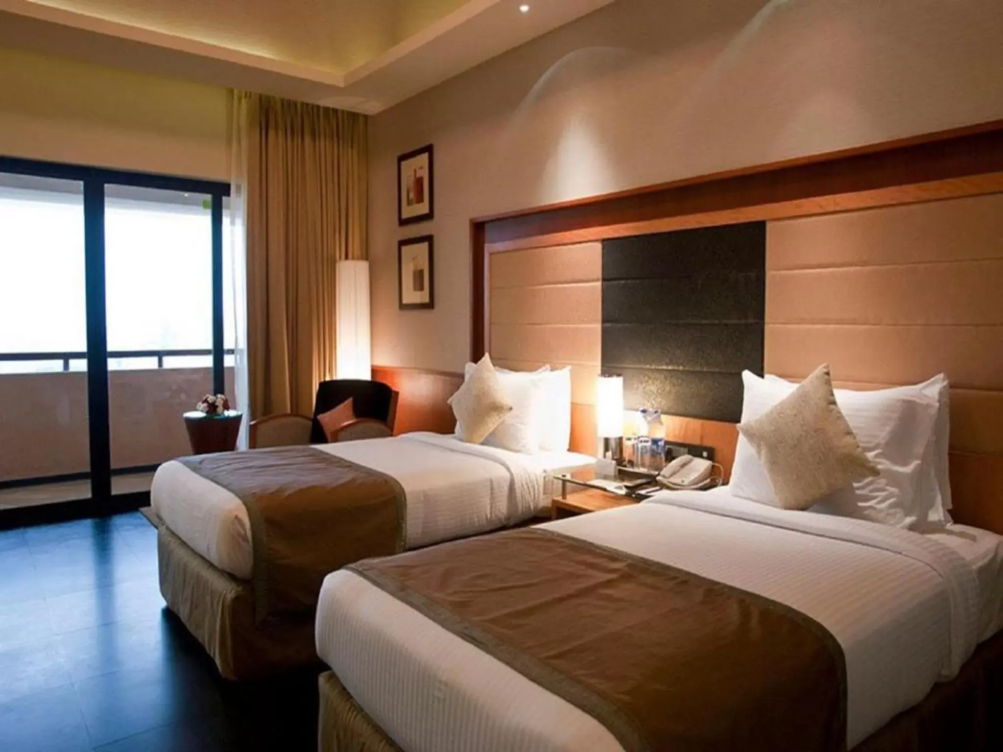 Bed in Radisson Blu Resort & Spa Alibaug