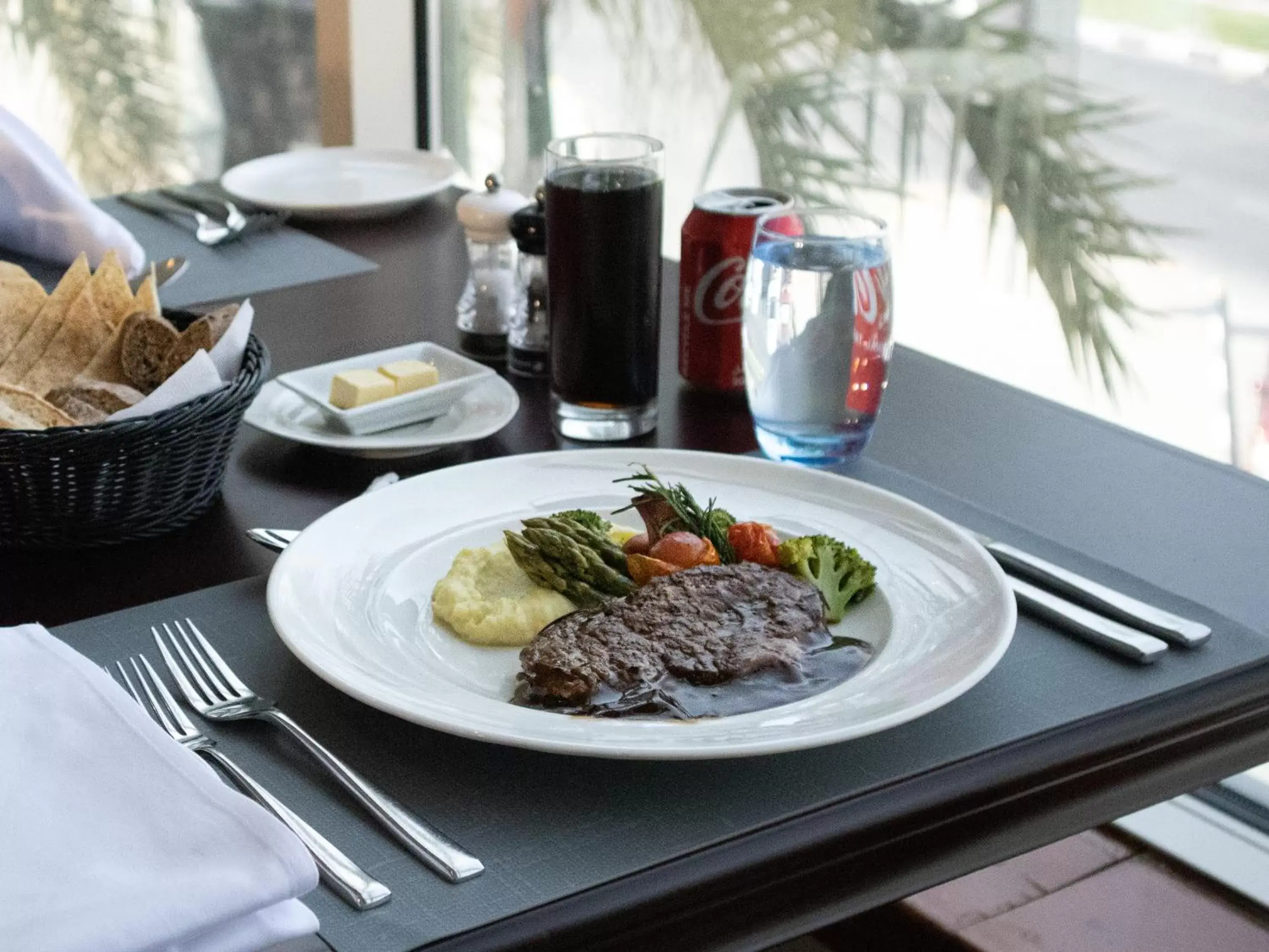 Food and drinks in Corniche Hotel Sharjah