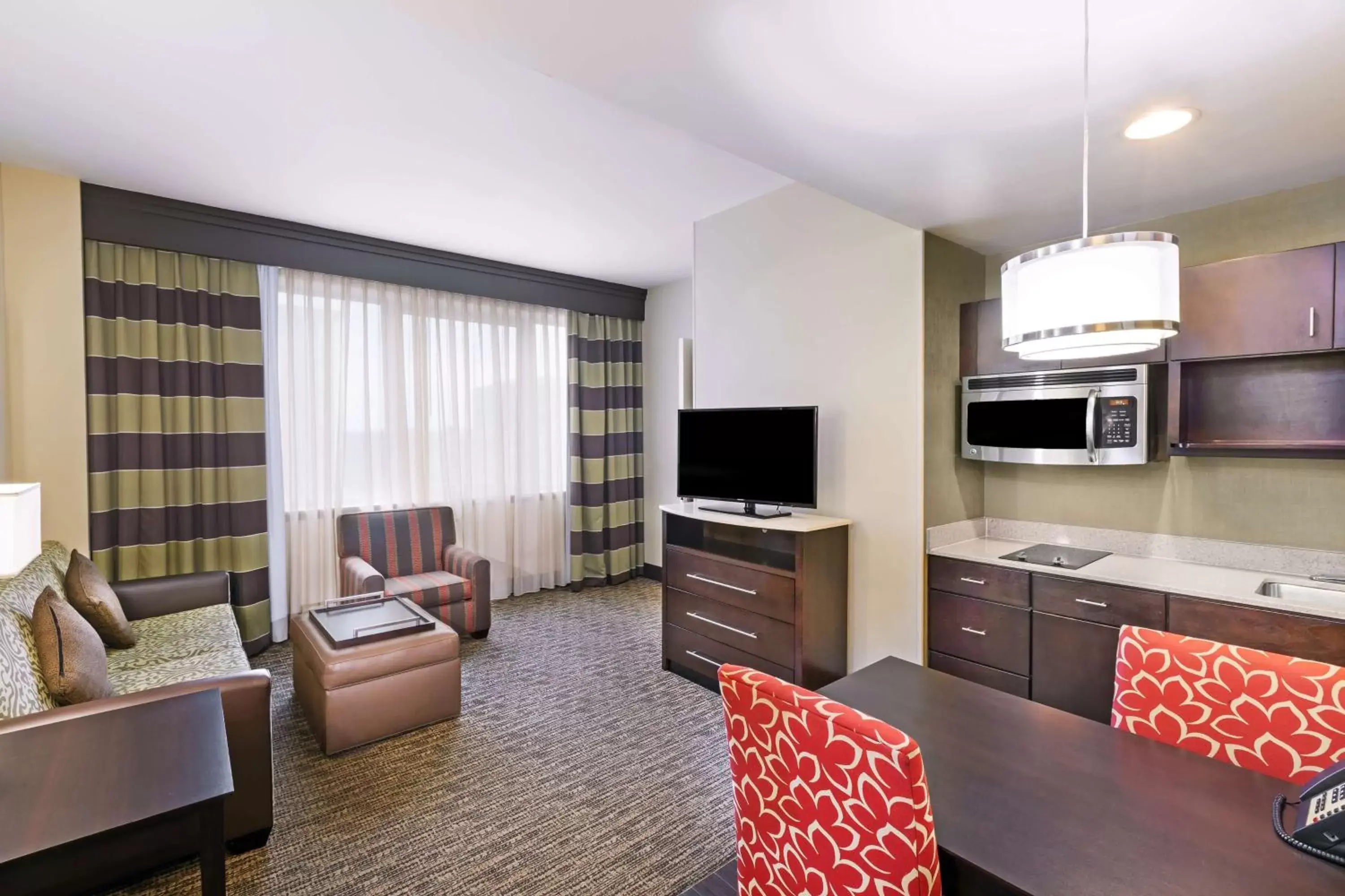 Bedroom, Seating Area in Homewood Suites Dallas Downtown