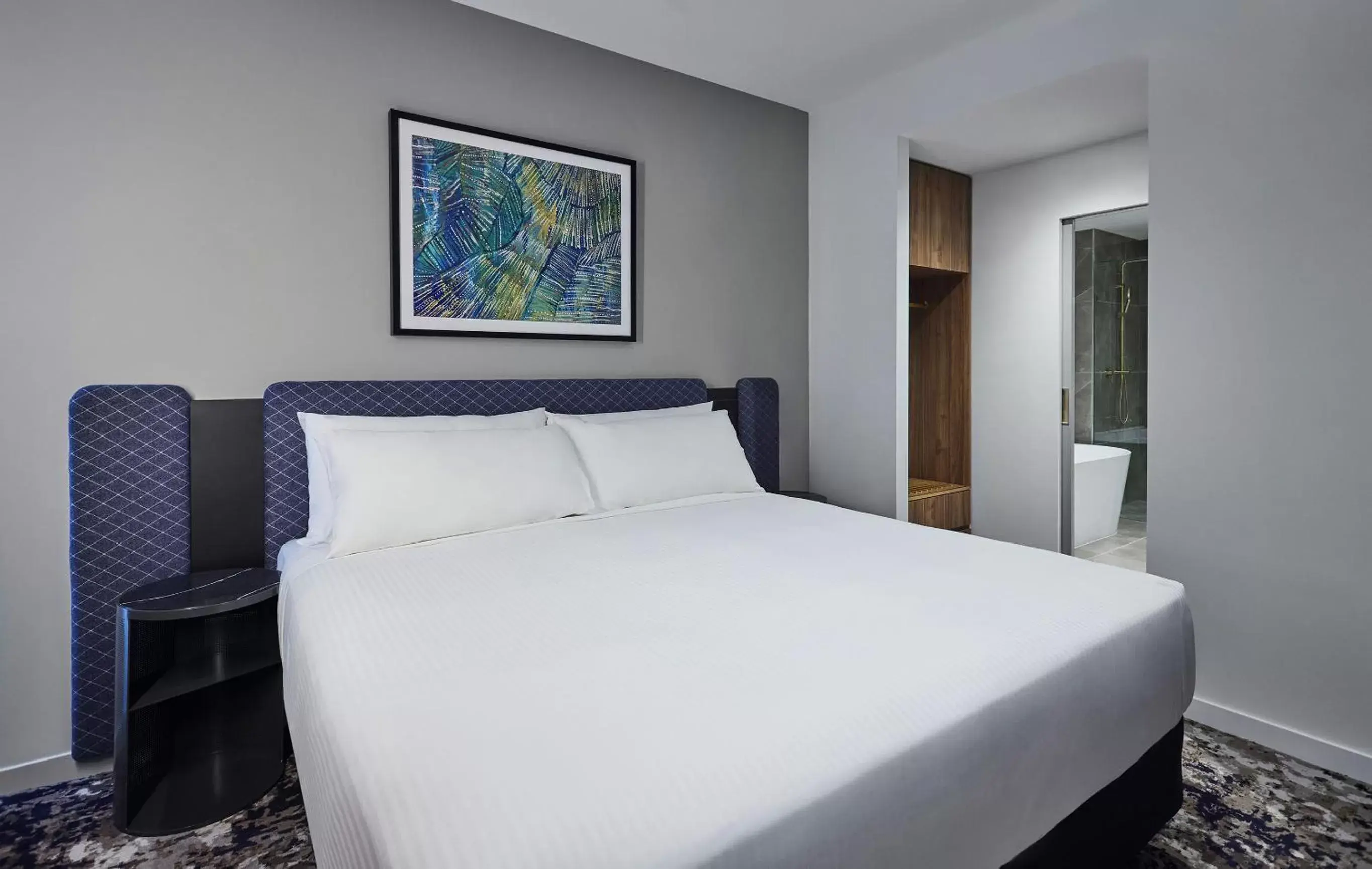 Bed in Adina Apartment Hotel Melbourne, Pentridge