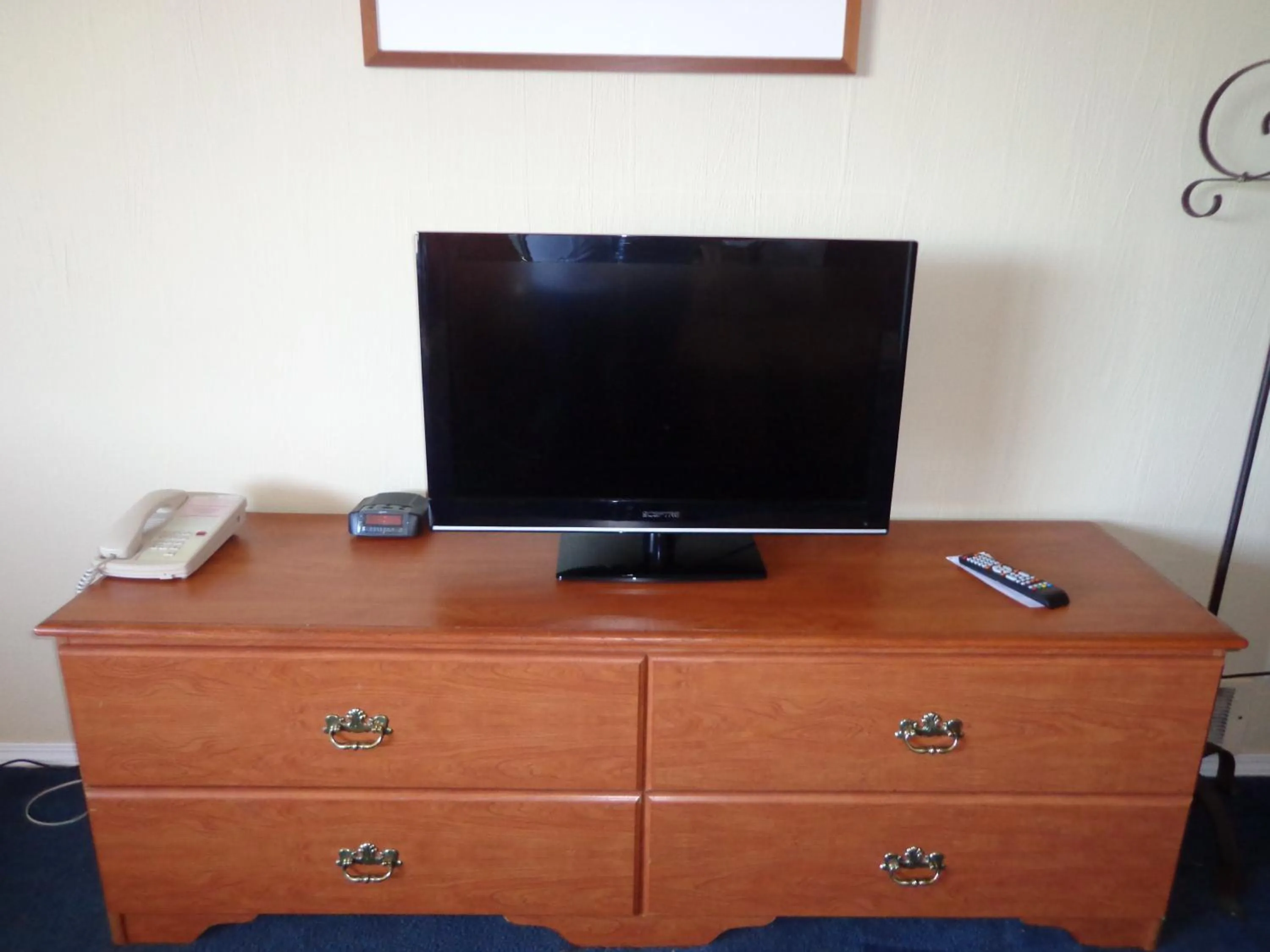 TV and multimedia in Ocean Shores Inn & Suites