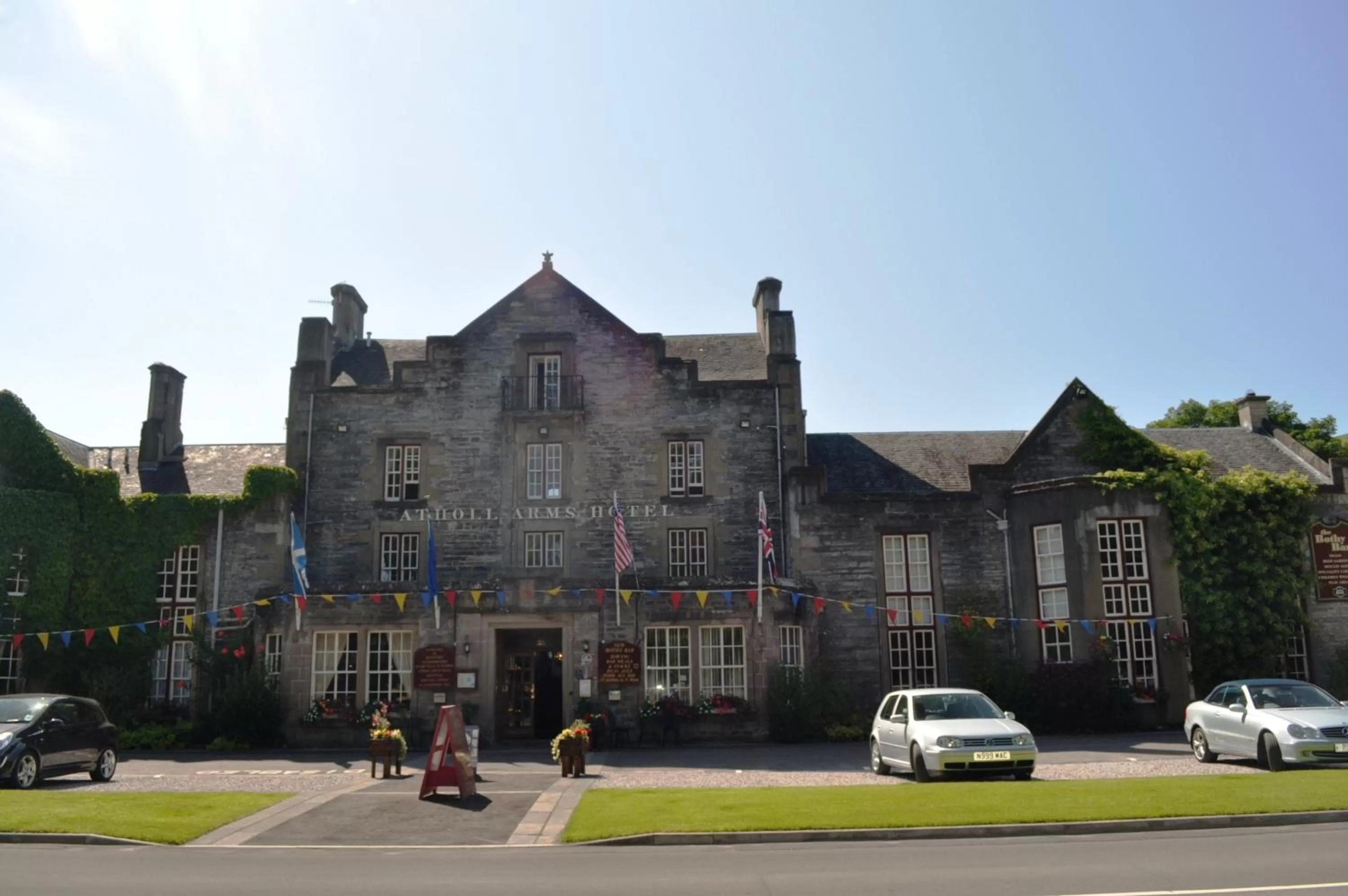 Facade/entrance in Atholl Arms