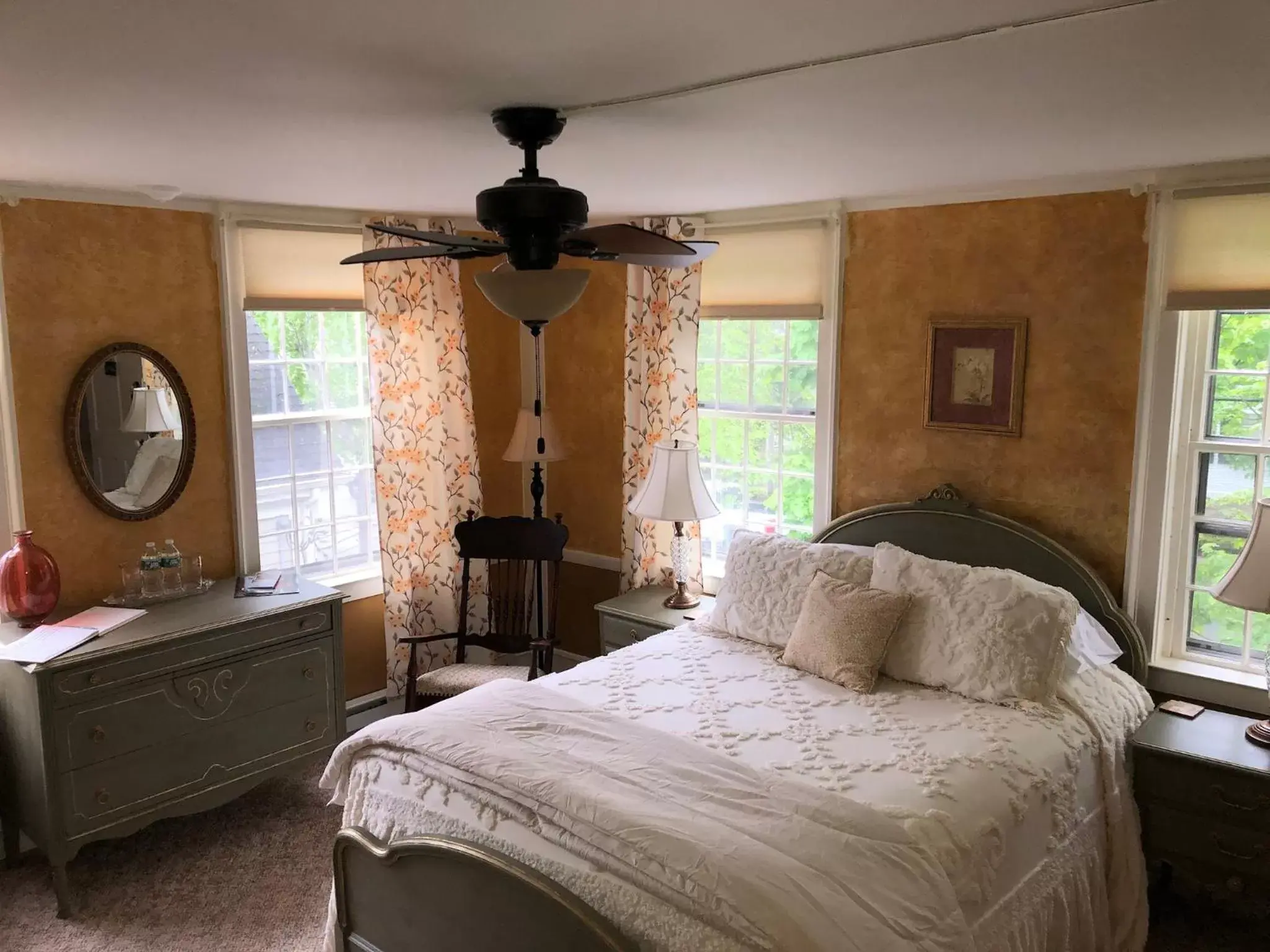 Photo of the whole room, Bed in William's Grant Inn Bed and Breakfast