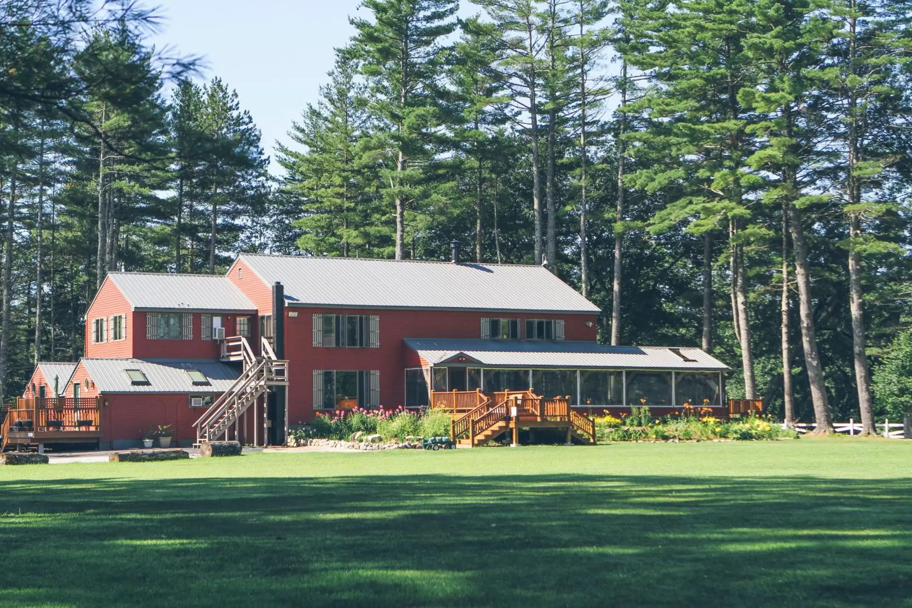 Property Building in Old Saco Inn