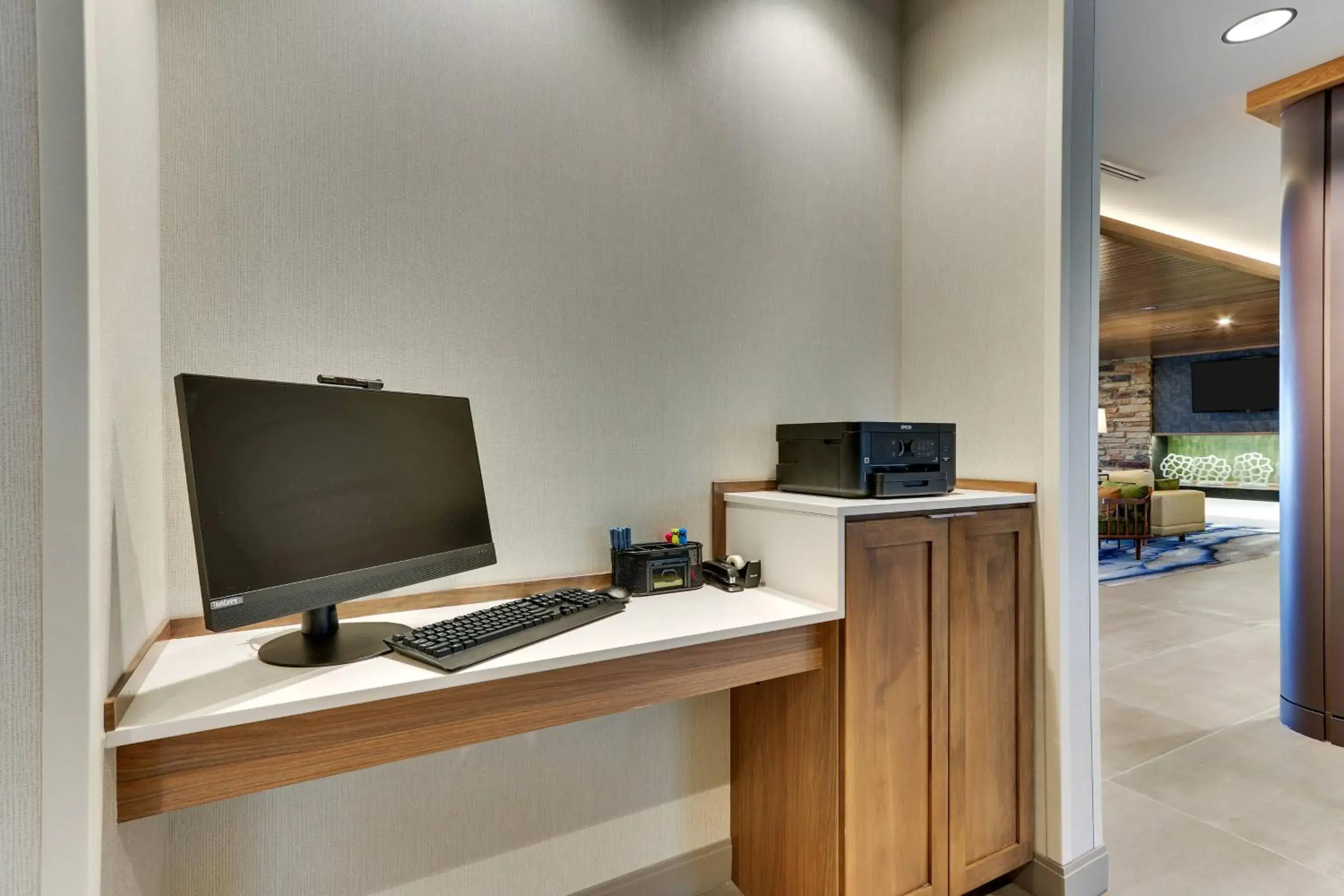 Business facilities, TV/Entertainment Center in Fairfield Inn and Suites by Marriott Warsaw