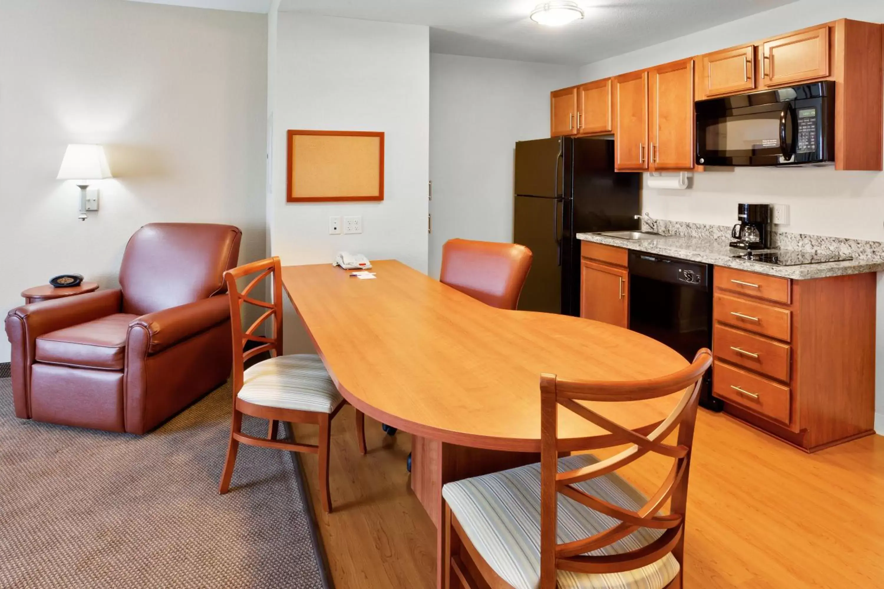 Photo of the whole room, Kitchen/Kitchenette in Candlewood Suites Hazleton, an IHG Hotel
