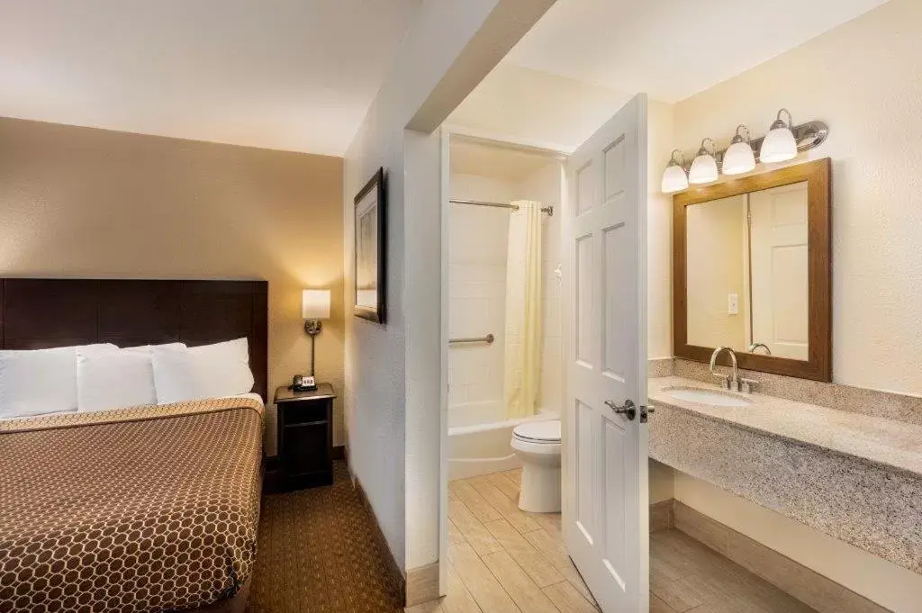 Bathroom in Key Inn And Suites