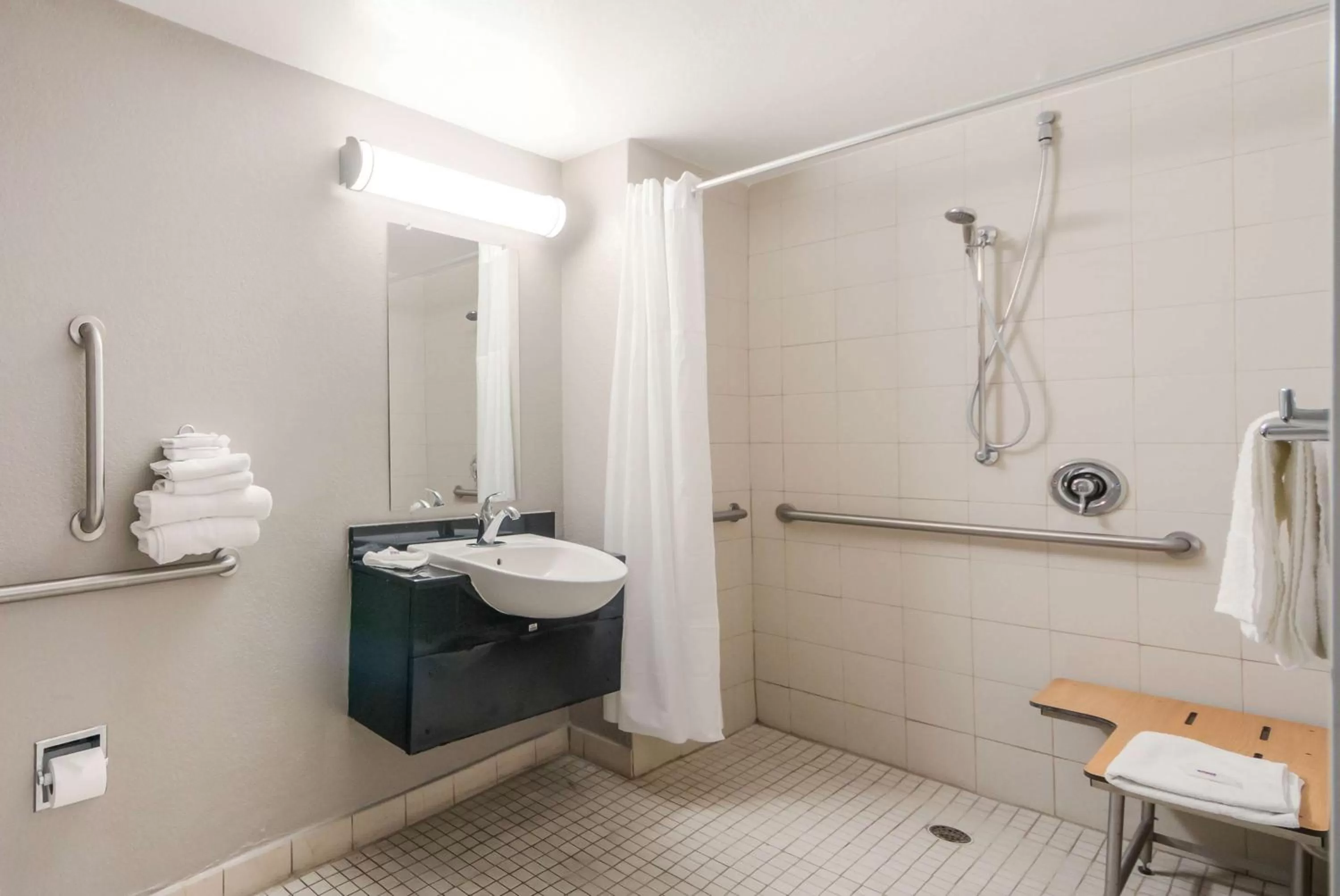 Bathroom in Motel 6-Laredo, TX - North I-35