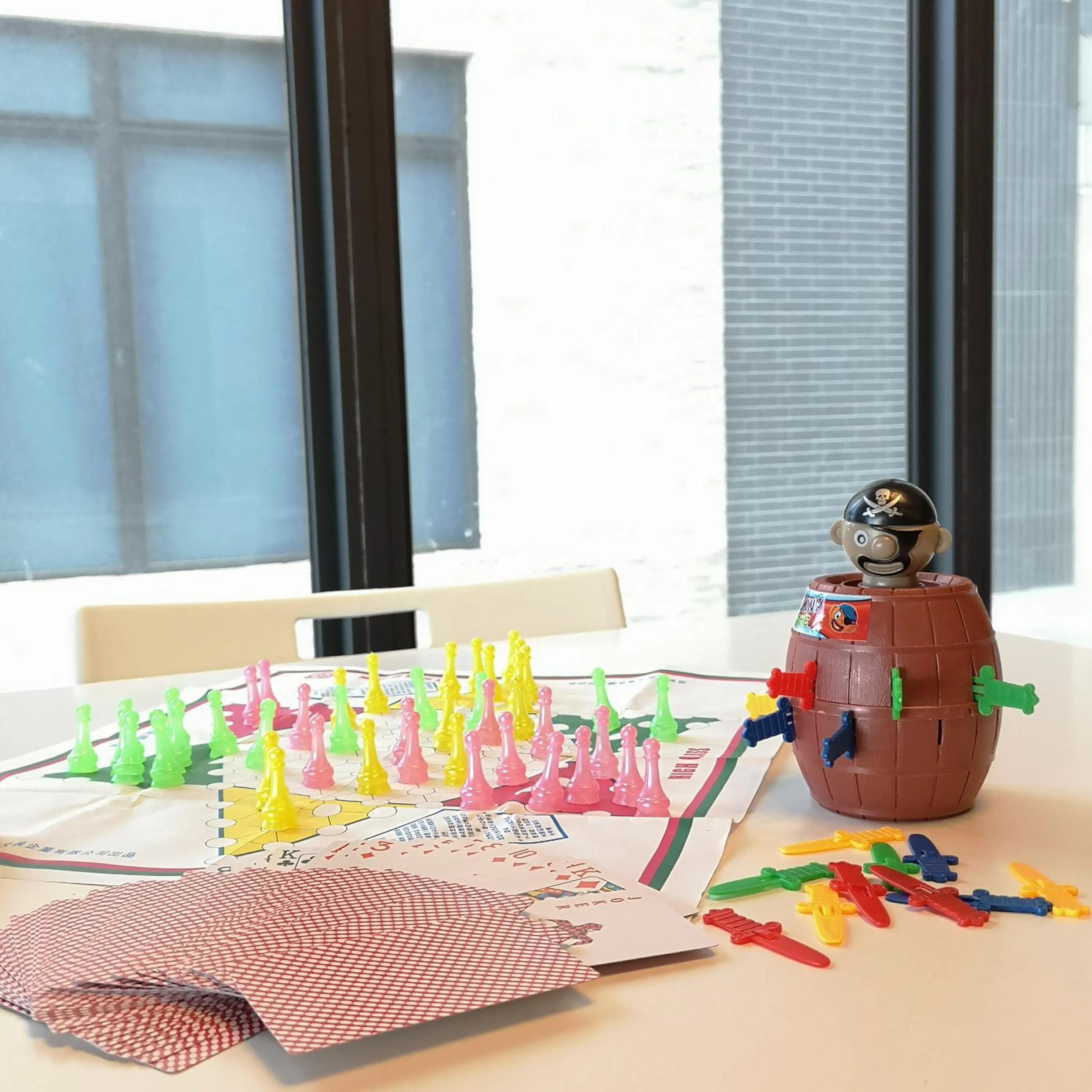 Entertainment in 墾丁秋莊會館 附限量停車位 不保證有位置 無法事先預留 背包房無車位 預訂後記得加Line聯繫