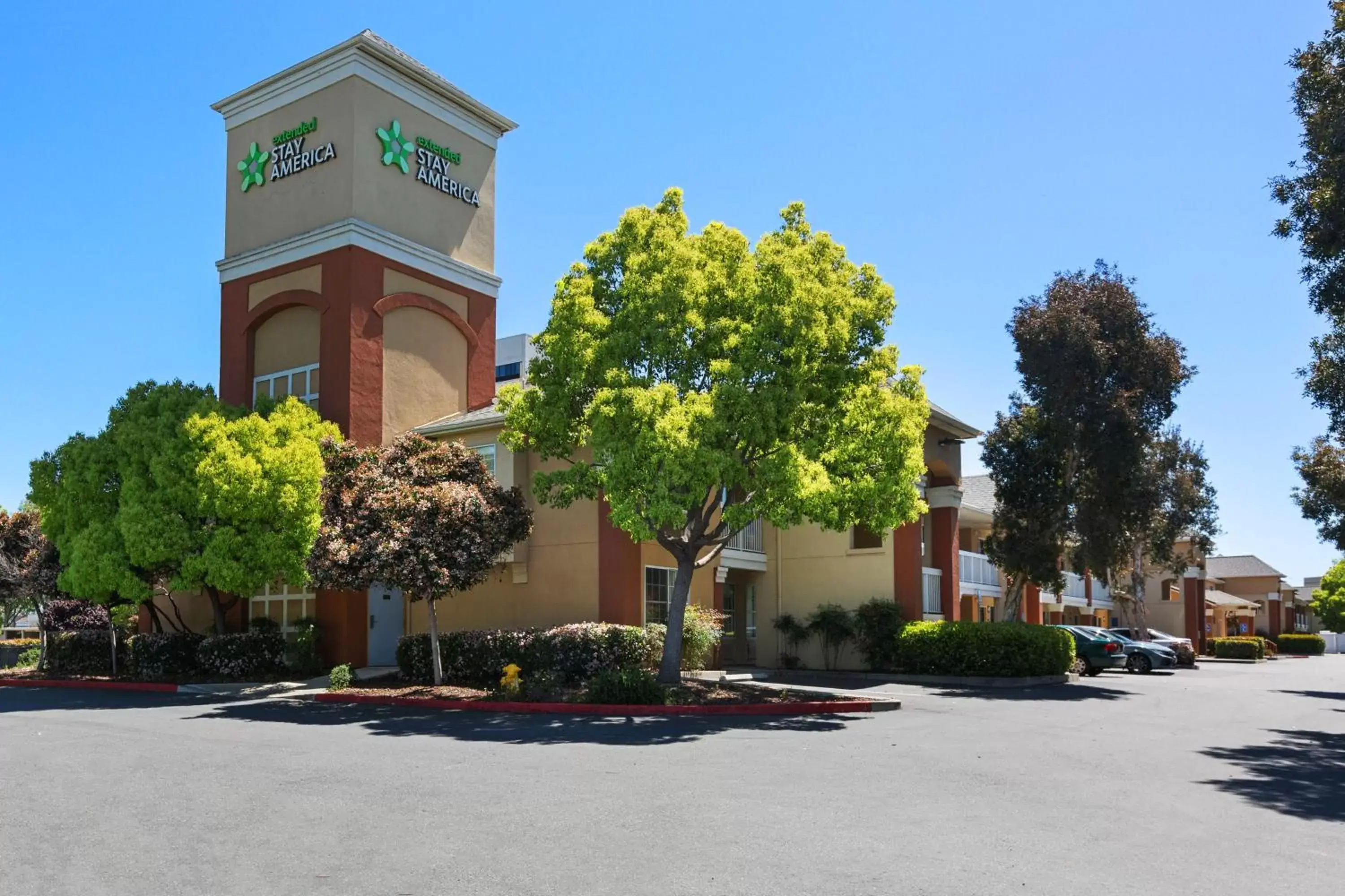 Property building in Extended Stay America Suites - San Jose - Milpitas - McCarthy Ranch