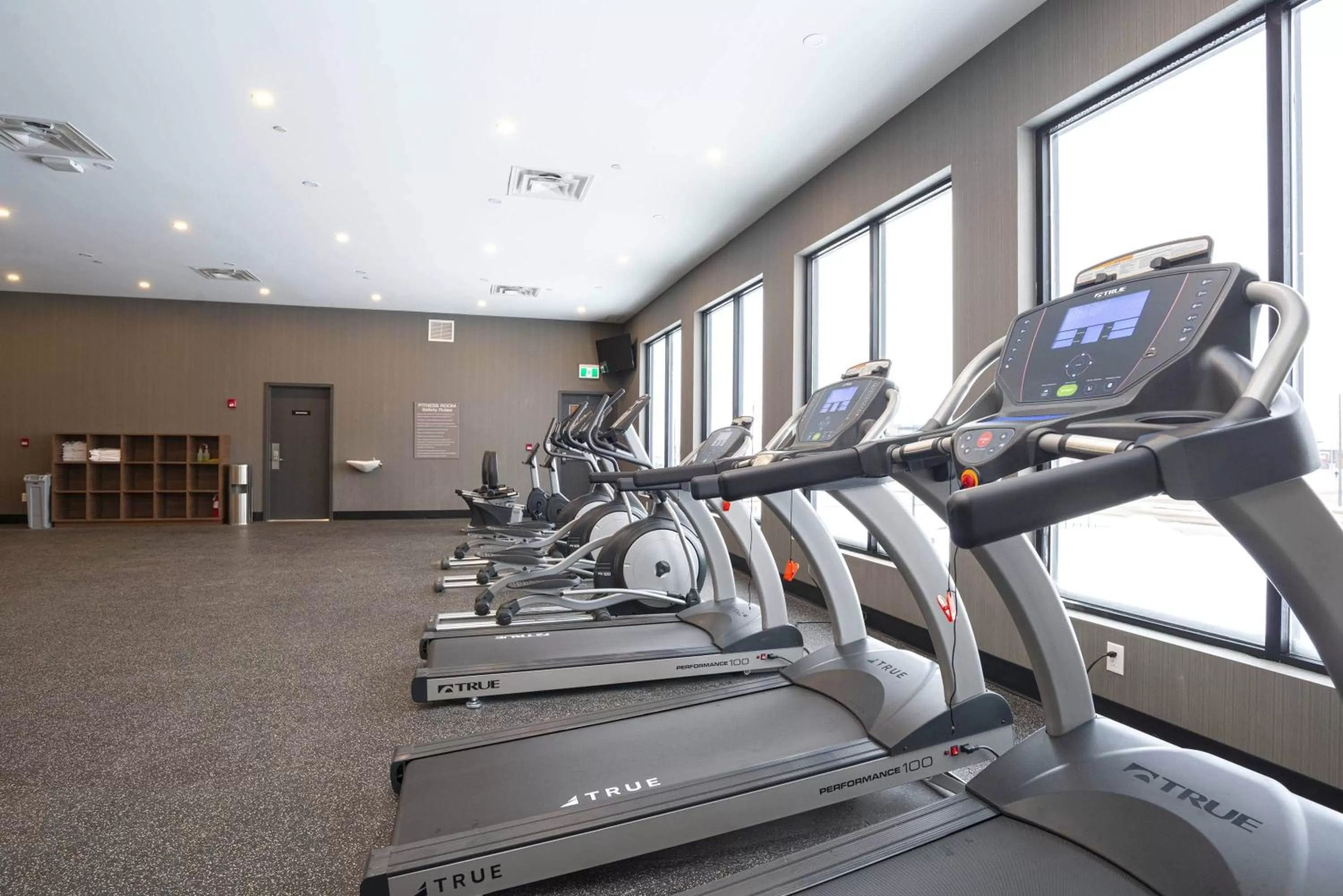 Fitness centre/facilities in Sandman Signature Sherwood Park Hotel