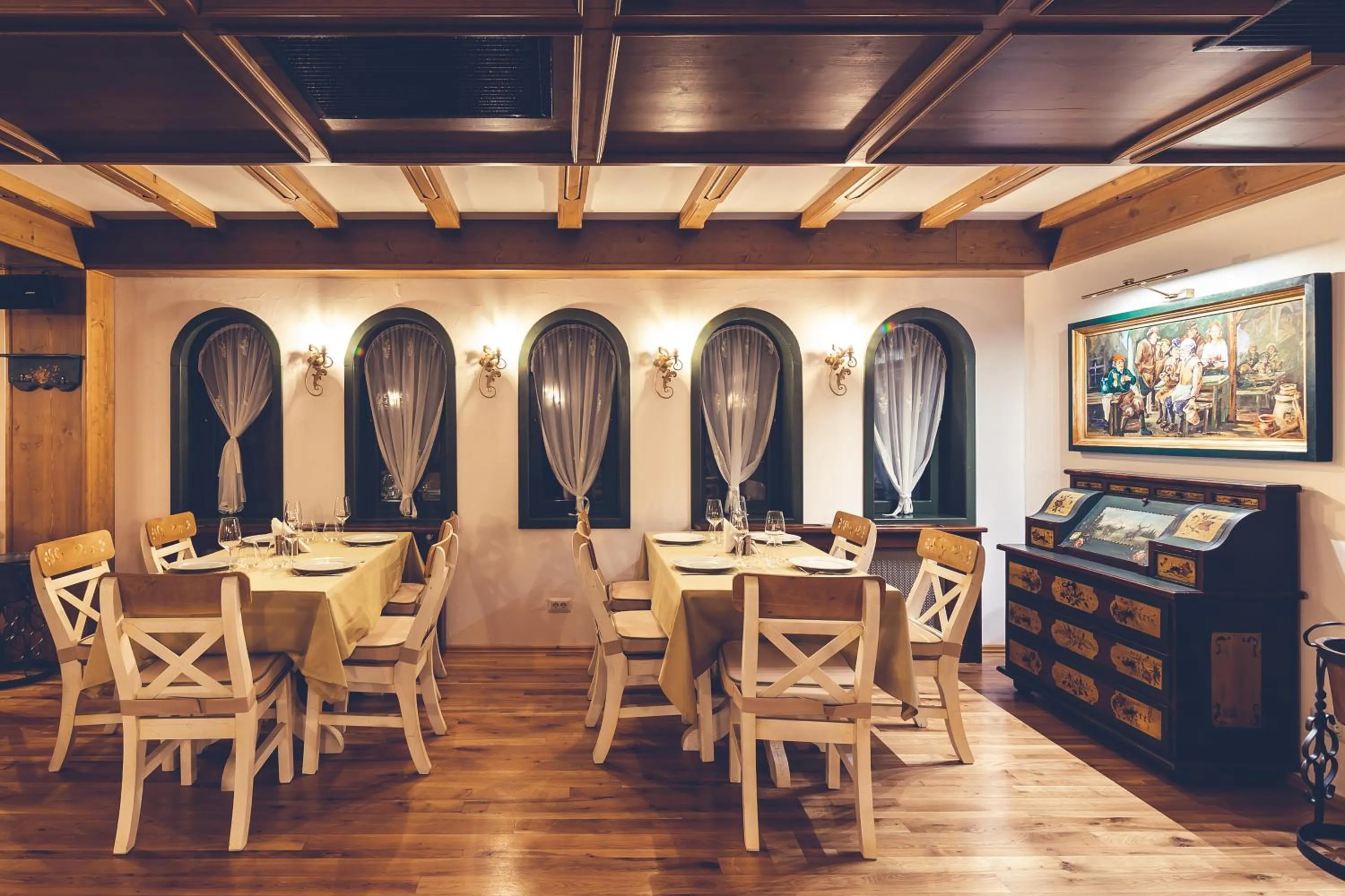 Restaurant/places to eat in Casa Comana Boutique Hotel