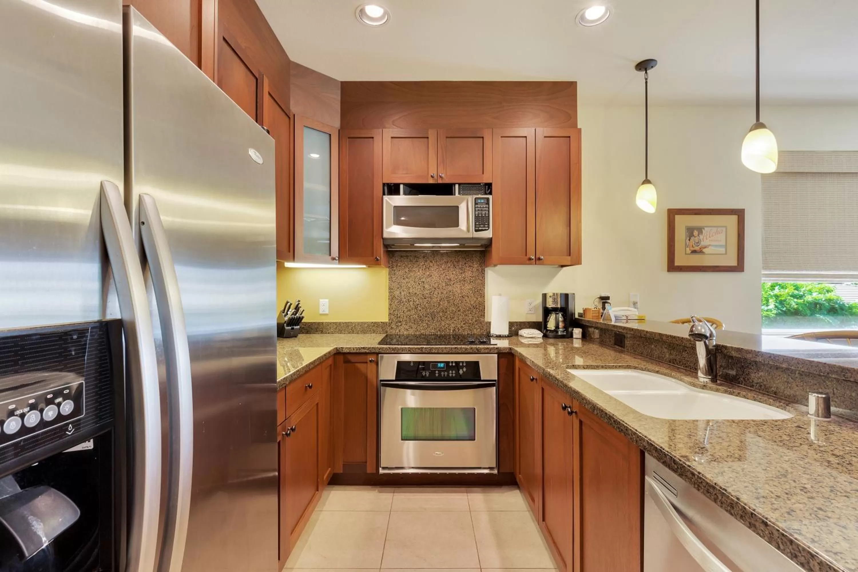 Kitchen or kitchenette in Castle Hali'i Kai at Waikoloa