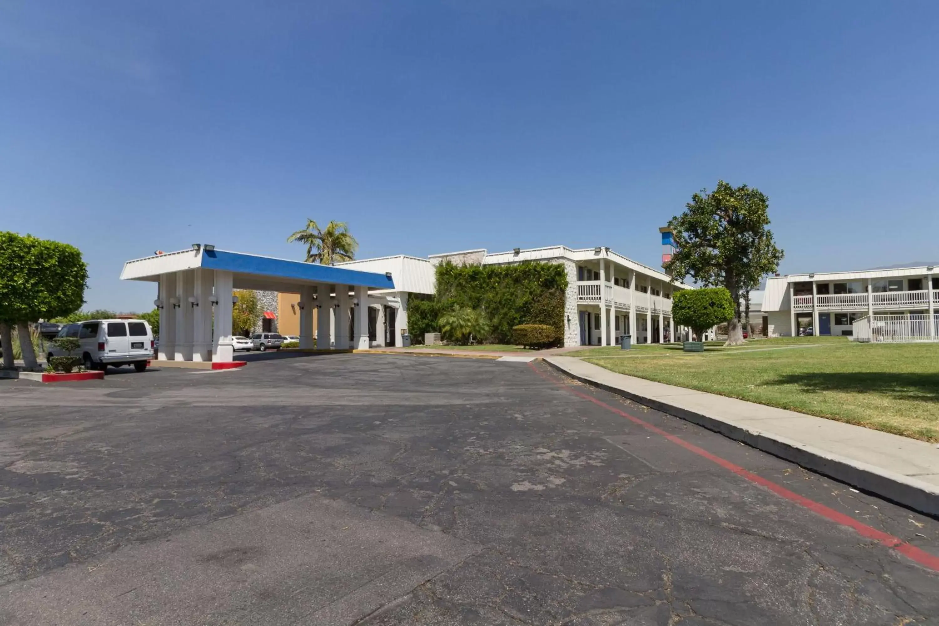 Property Building in Motel 6-Claremont, CA