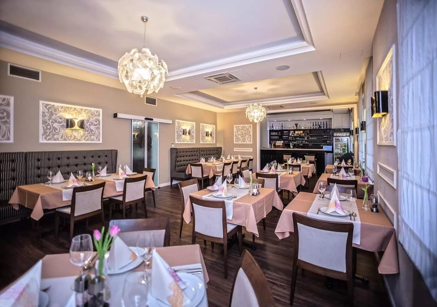 Restaurant/places to eat in Piccolo Panzió Vendéglő Vinoteca