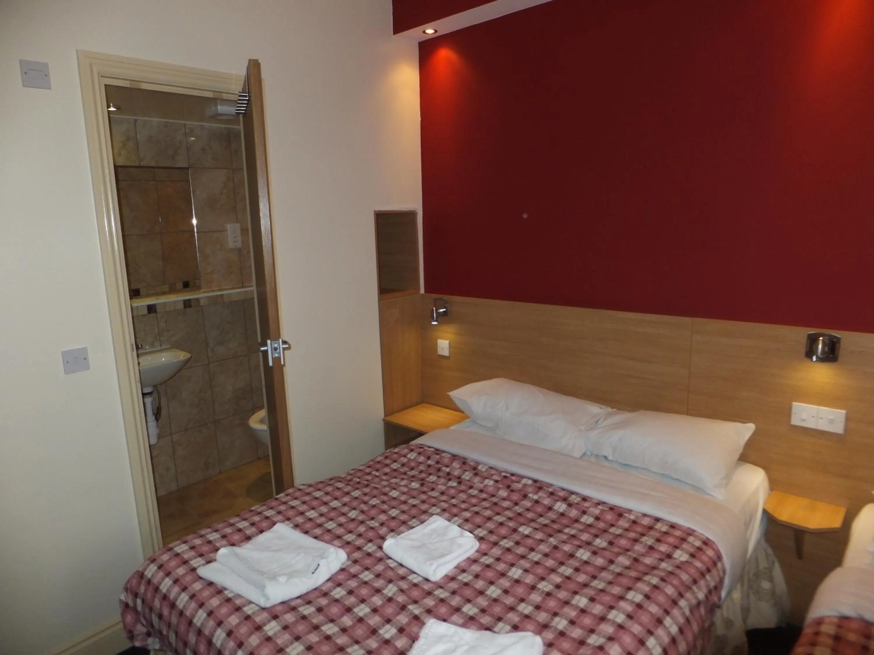 Bed in Carlton Hotel