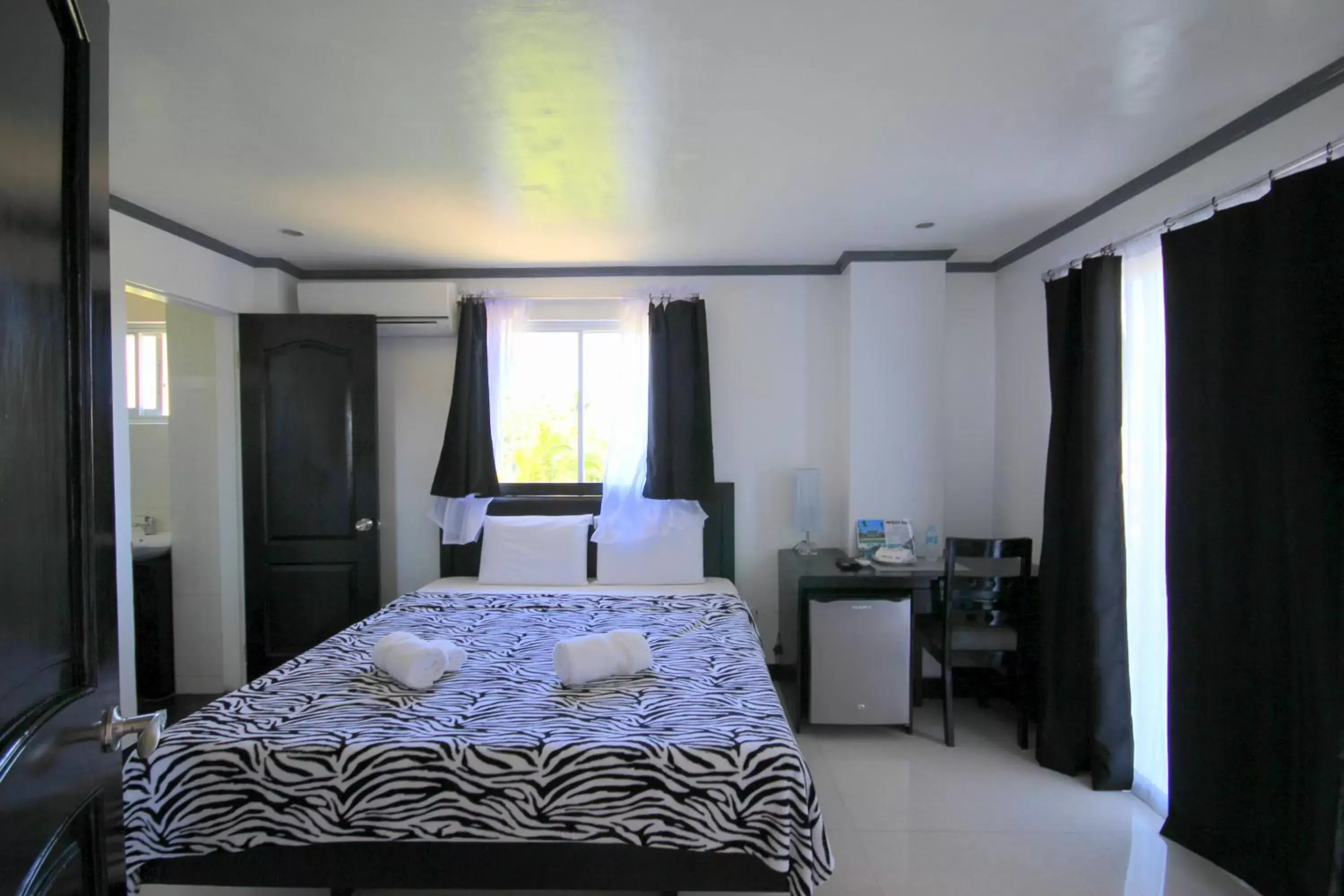 Photo of the whole room, Room Photo in Bohol South Beach Hotel