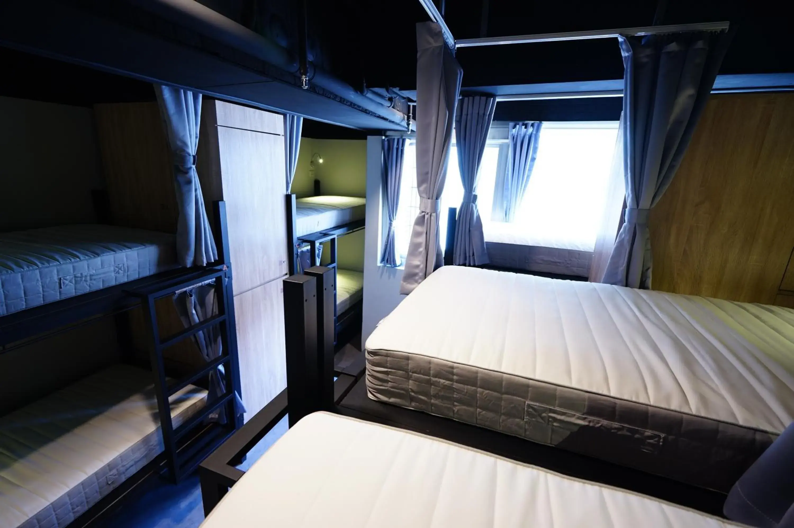 Photo of the whole room, Bunk Bed in Cavemen Hostel Taipei Station Youth Branch