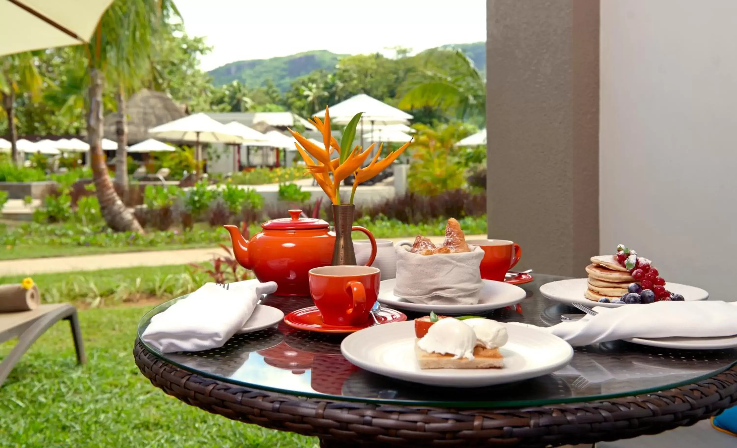 View (from property/room), Breakfast in STORY Seychelles