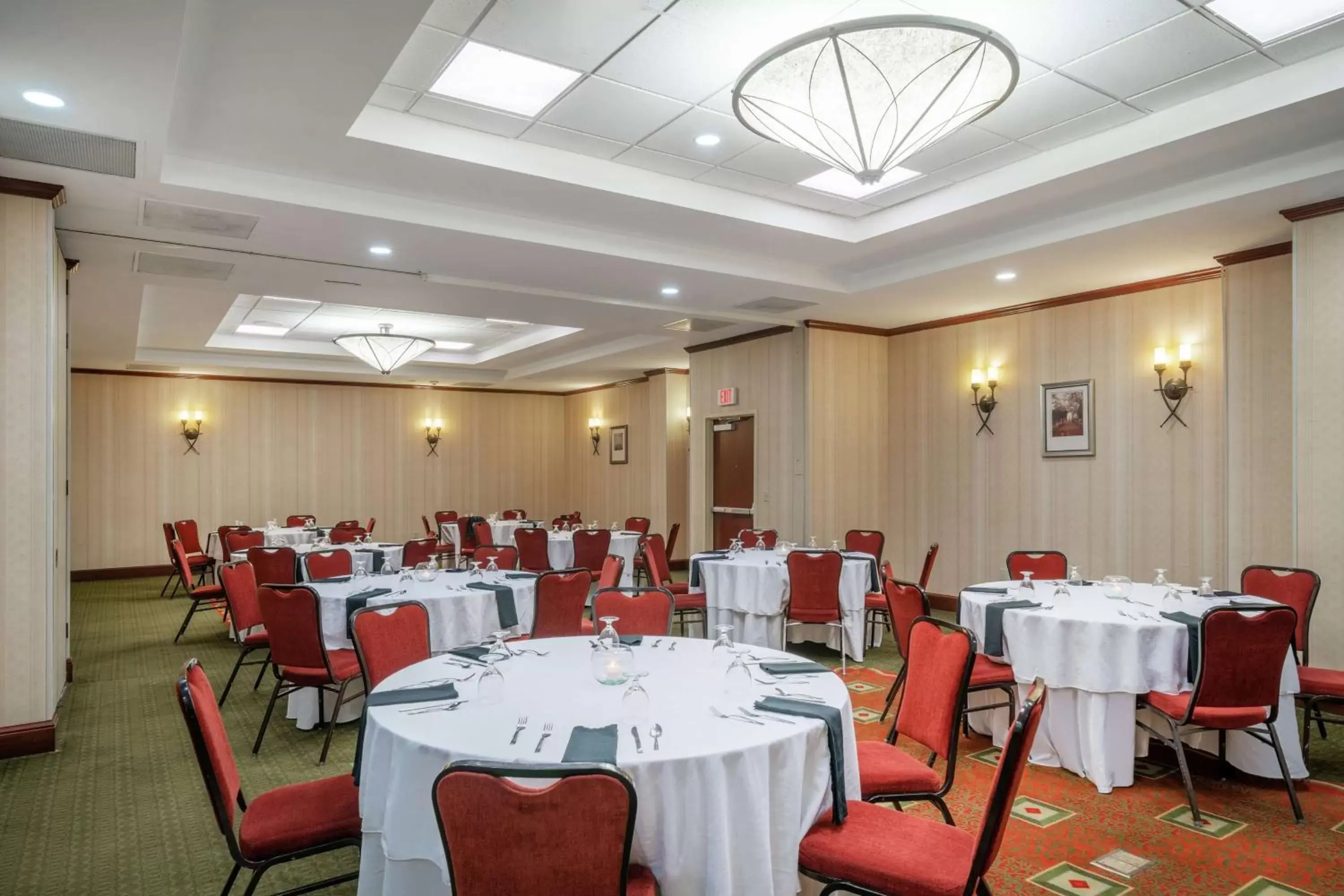 Meeting/conference room, Restaurant/Places to Eat in Hilton Garden Inn Morgantown