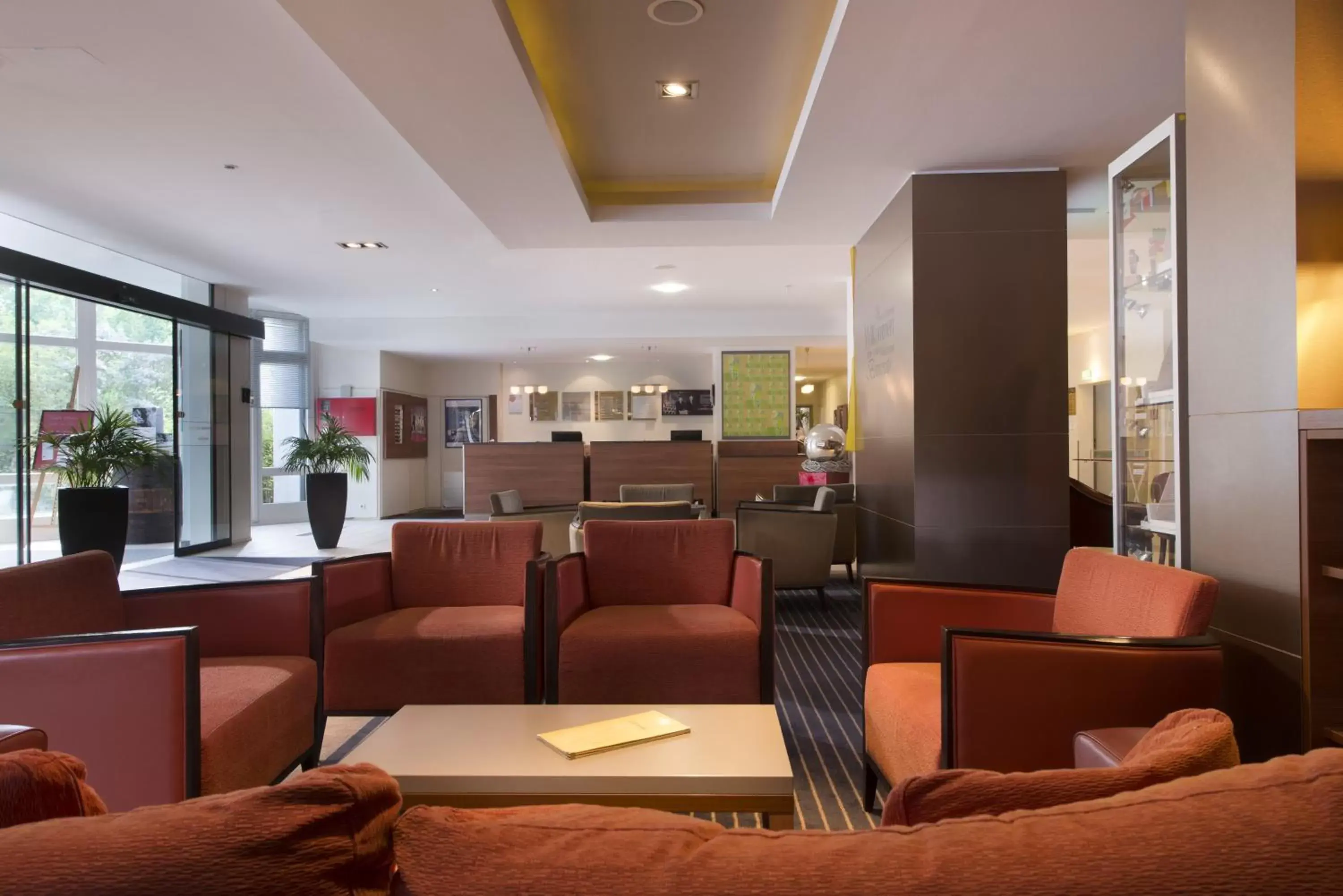 Lobby or reception, Lounge/Bar in Mercure Bonn Hardtberg