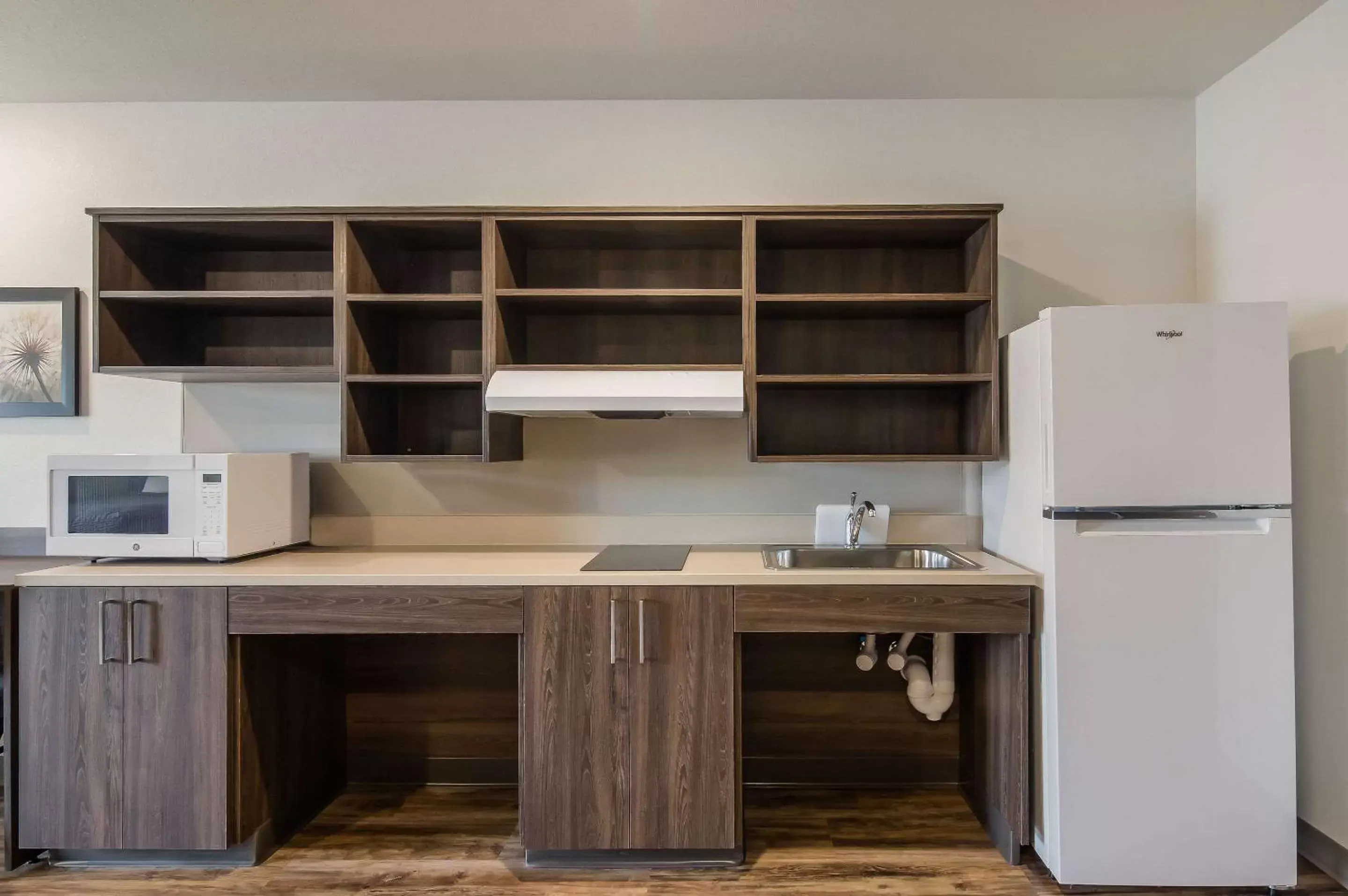 Photo of the whole room, Kitchen/Kitchenette in WoodSpring Suites Broomfield-Westminster