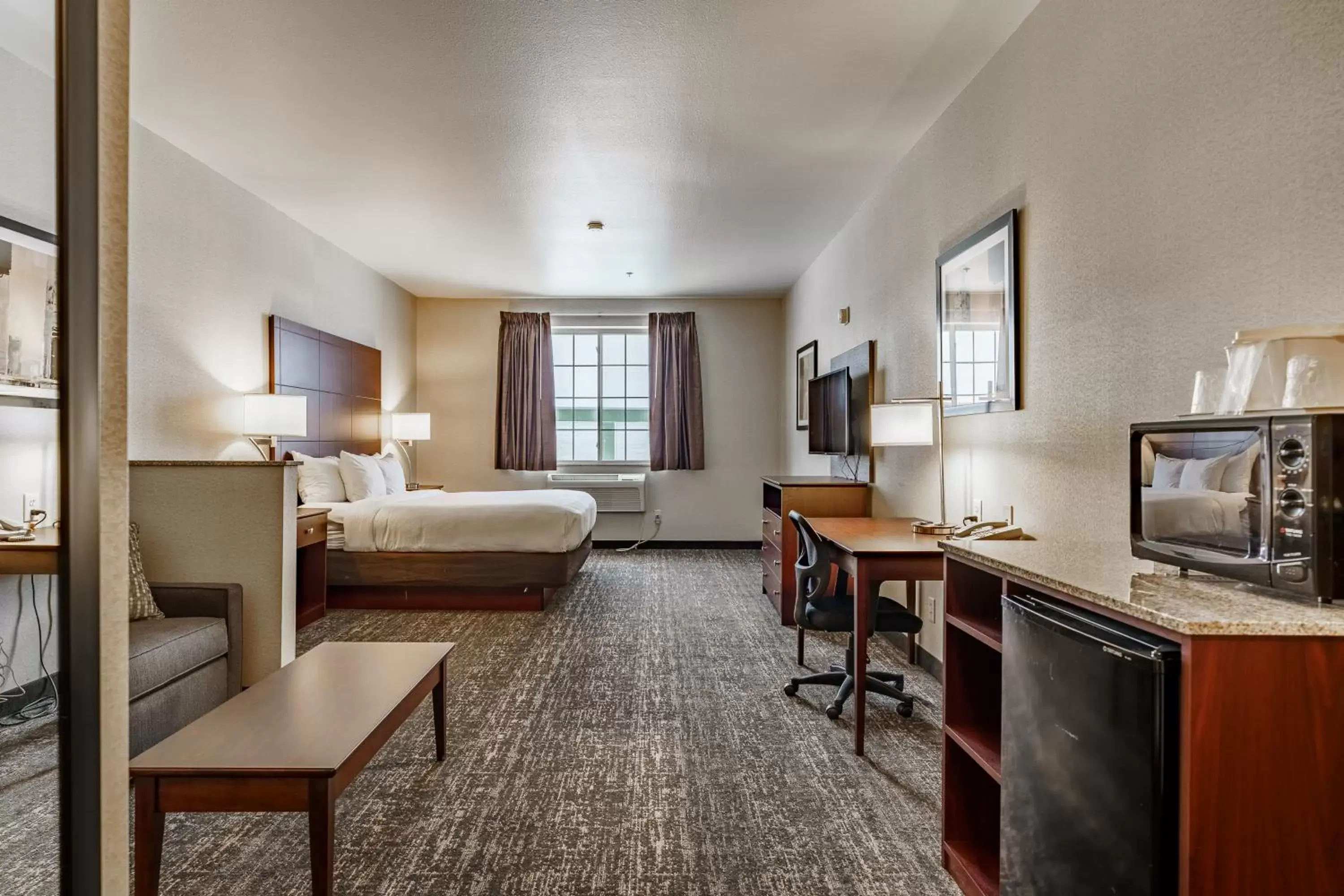 Photo of the whole room in Cobblestone Suites - Ripon