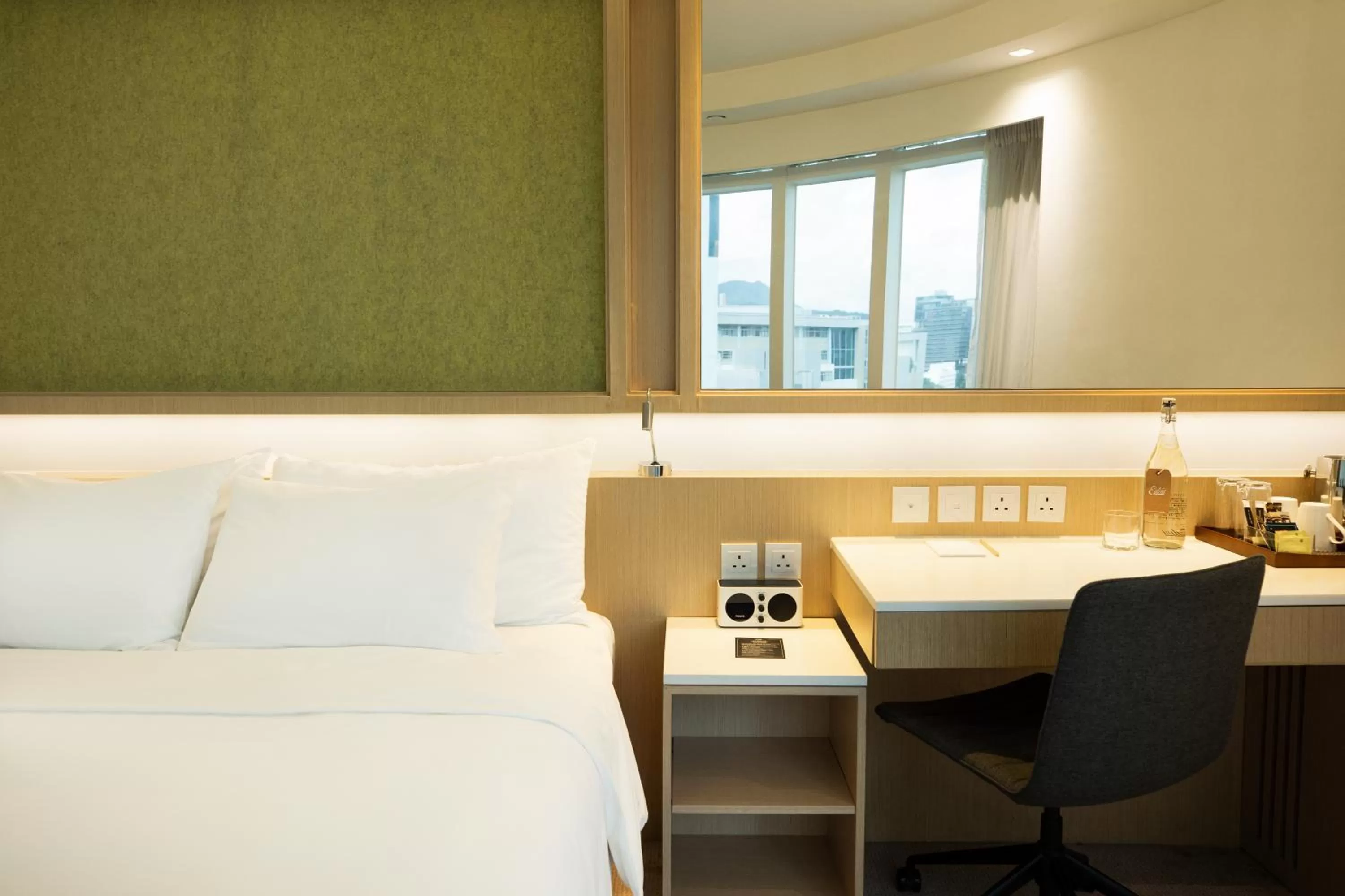 Bedroom, Bed in Eaton HK