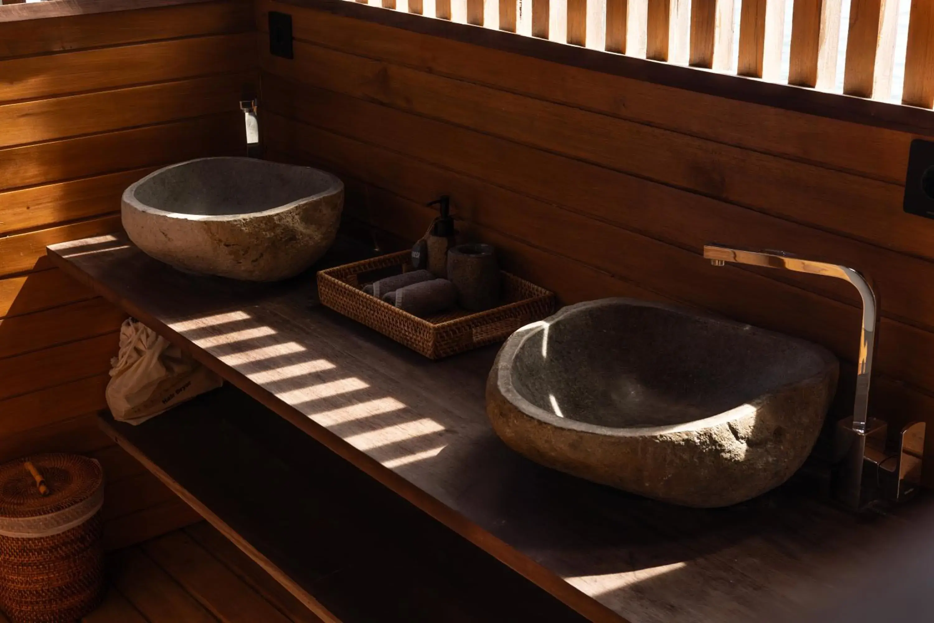 Bathroom in Menjaga Bay Bathroom in Menjaga Bay