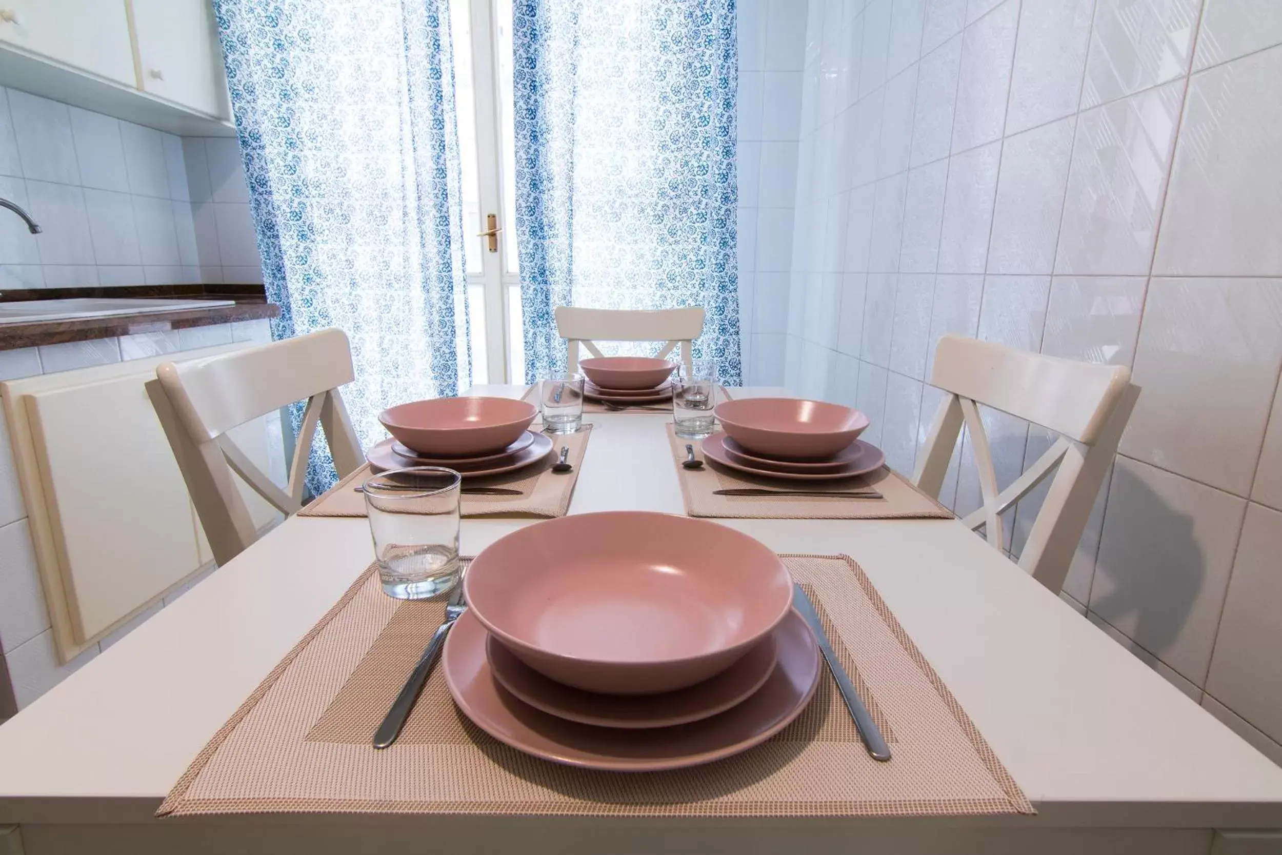 Kitchen or kitchenette, Dining Area in Maison Ortigia