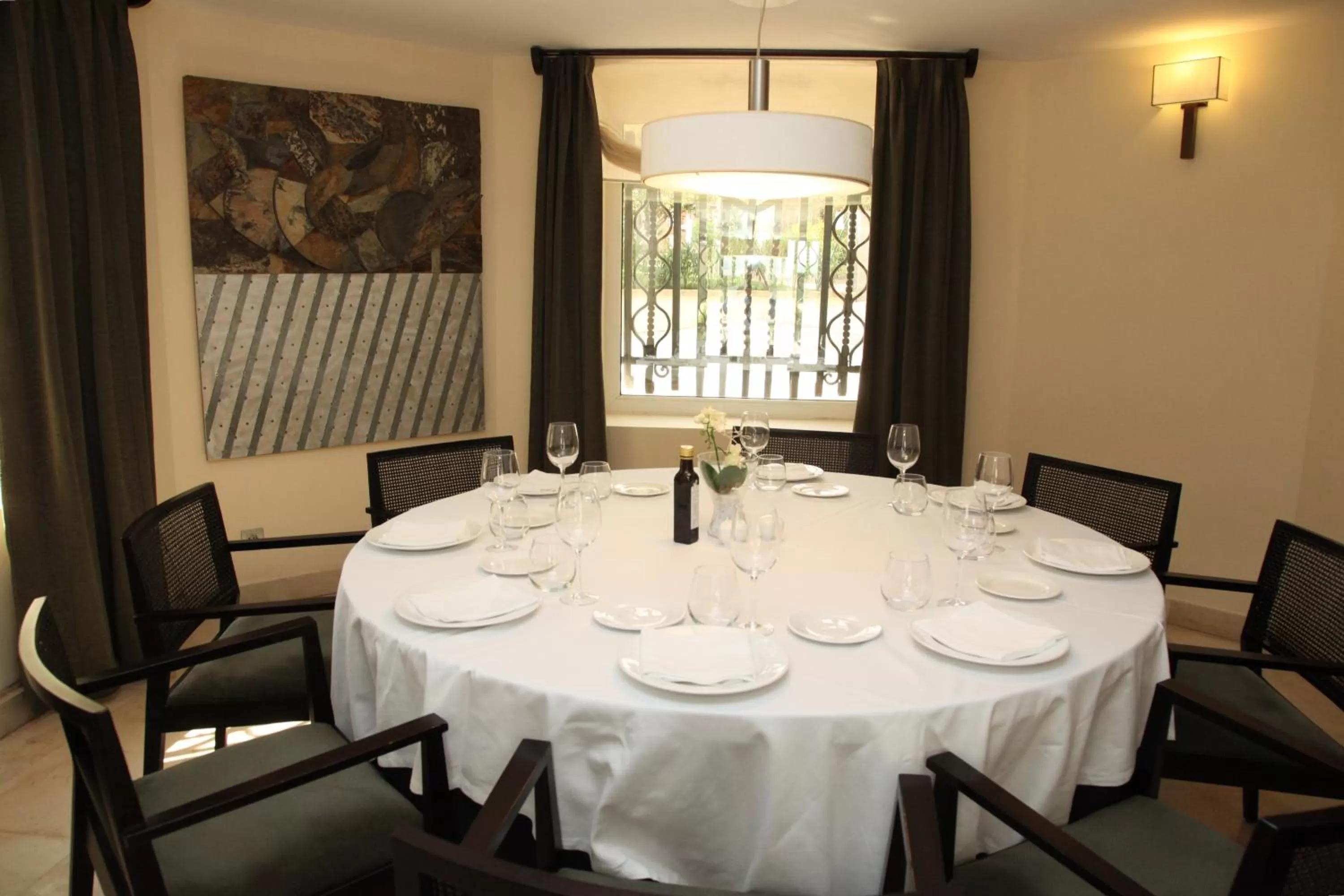 Restaurant/places to eat in Hotel URH Palacio de Oriol