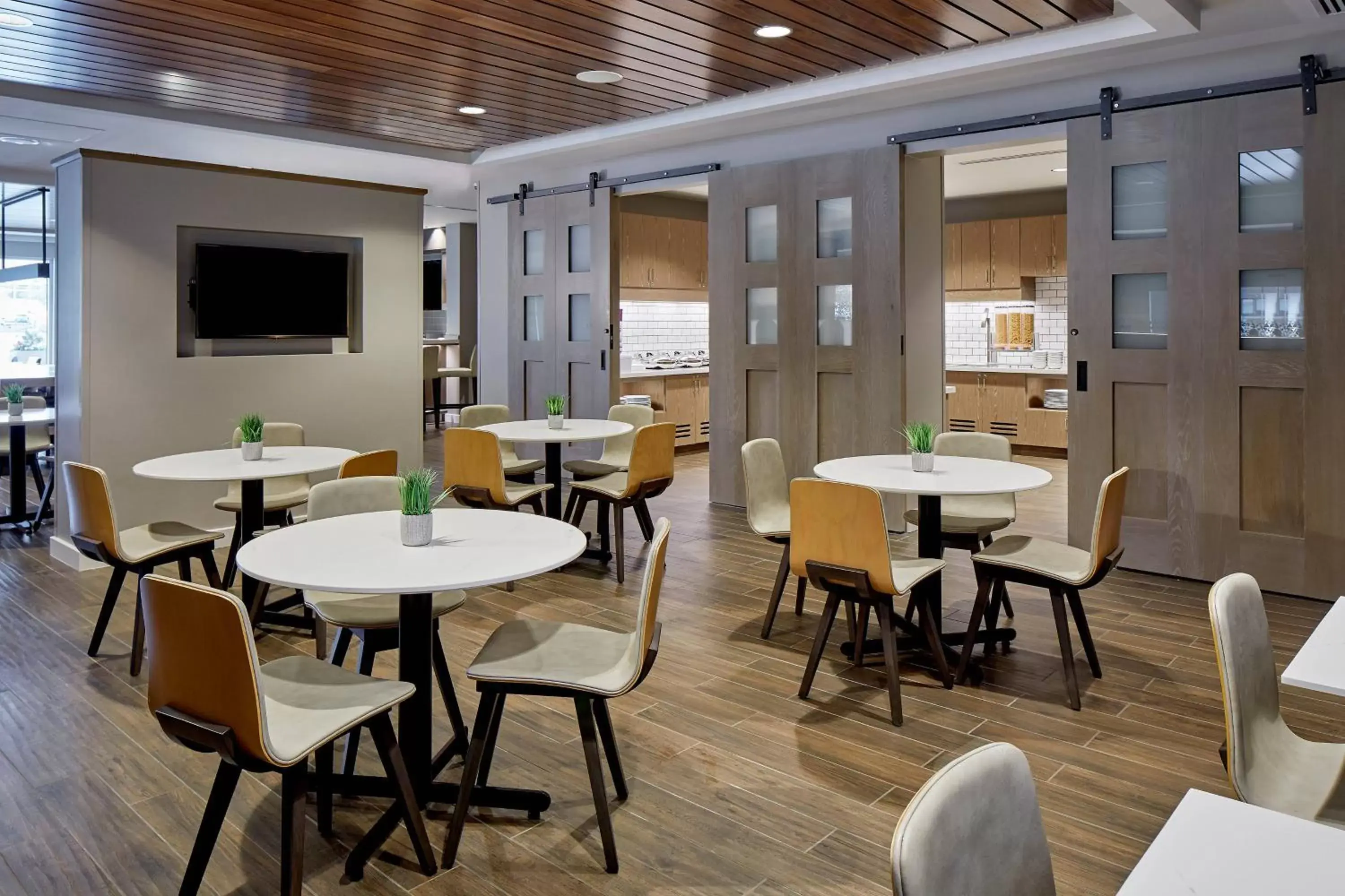 Breakfast, Restaurant/Places to Eat in Residence Inn by Marriott Cleveland University Circle/Medical Center