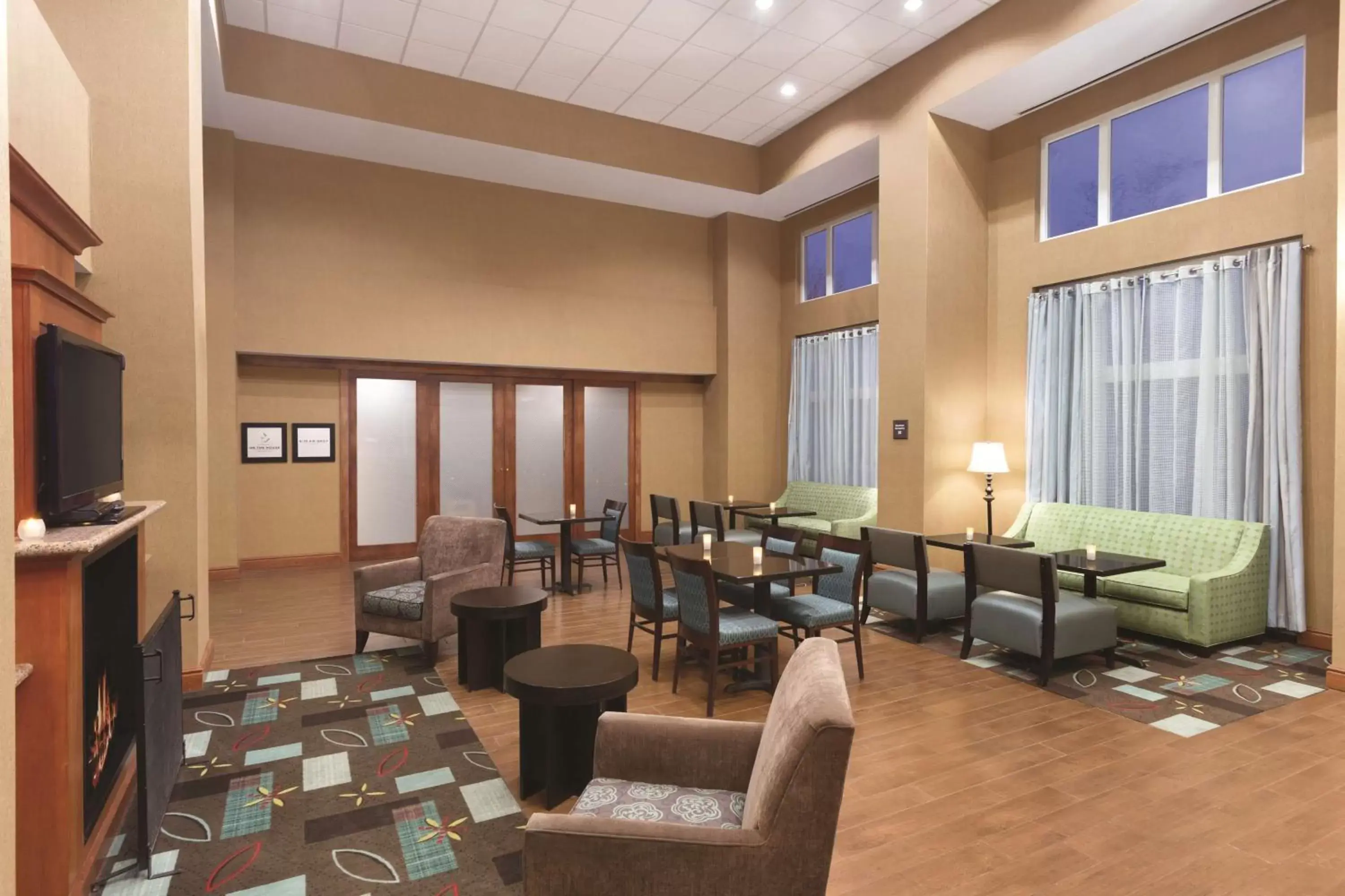 Lobby or reception, Restaurant/Places to Eat in Hampton Inn & Suites Greenfield