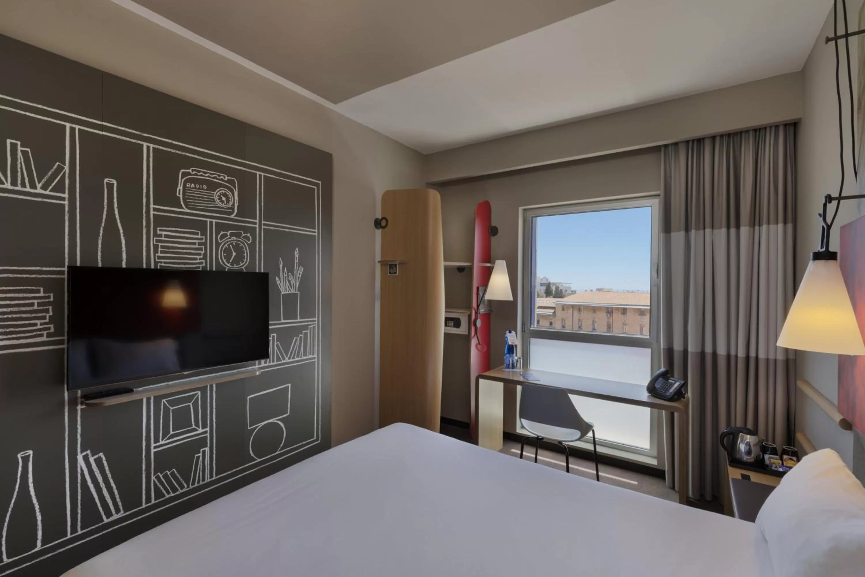 Photo of the whole room, Bed in ibis Jerusalem city Center - An AccorHotels Brand