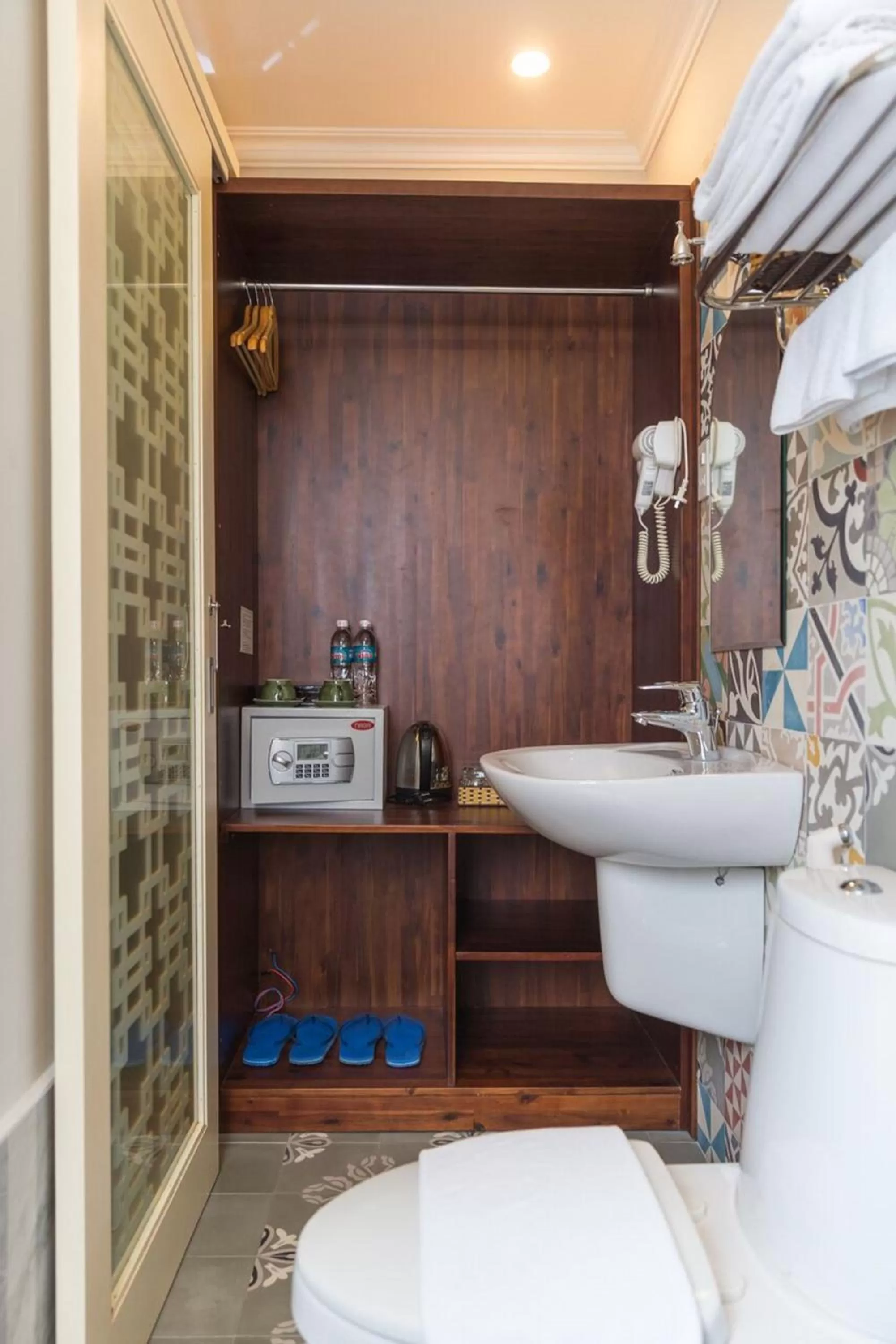 Toilet in Ben Thanh Boutique Hotel